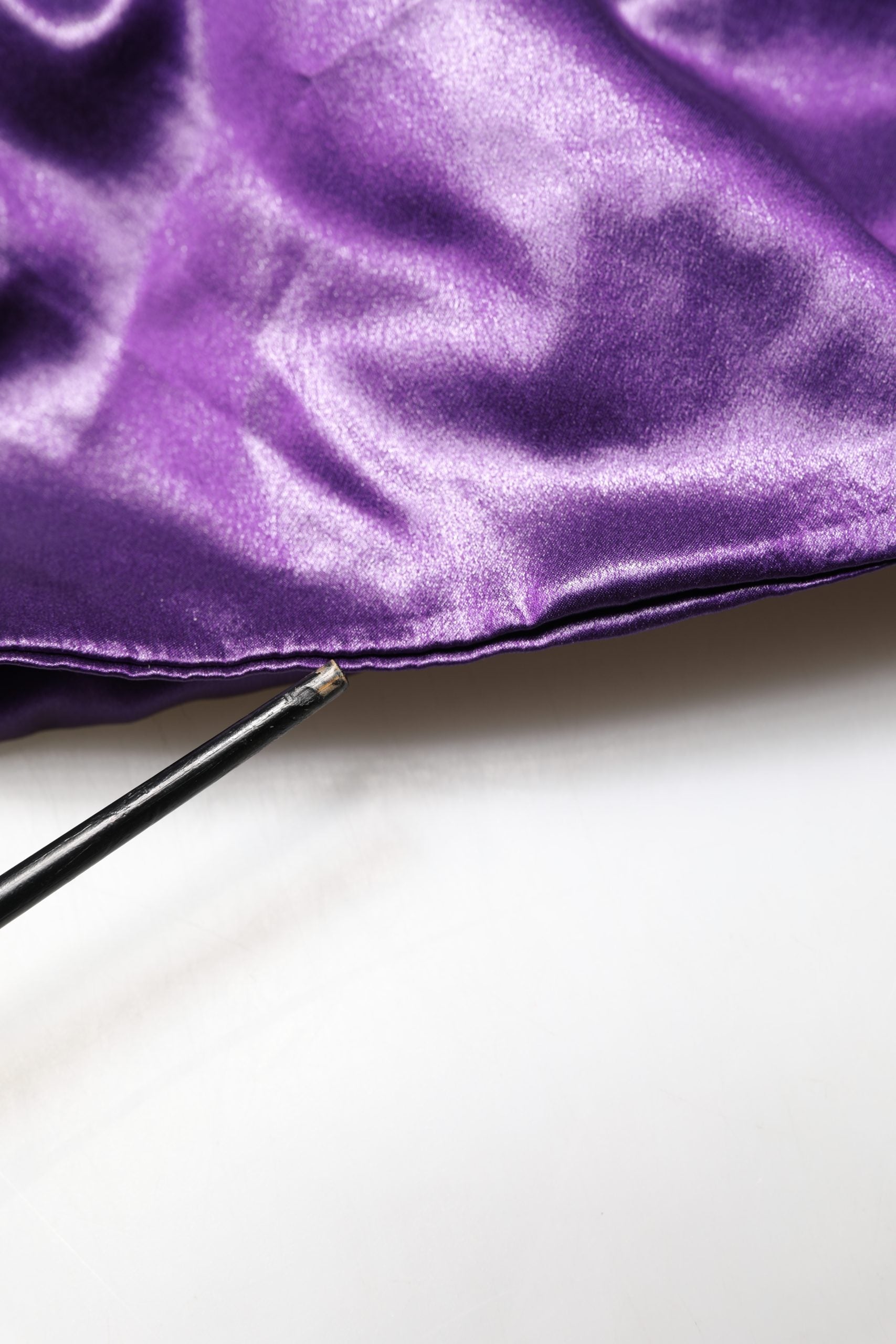 Metallic Paarse Mini Jurk Met Lange Mouwen En Uitsneden