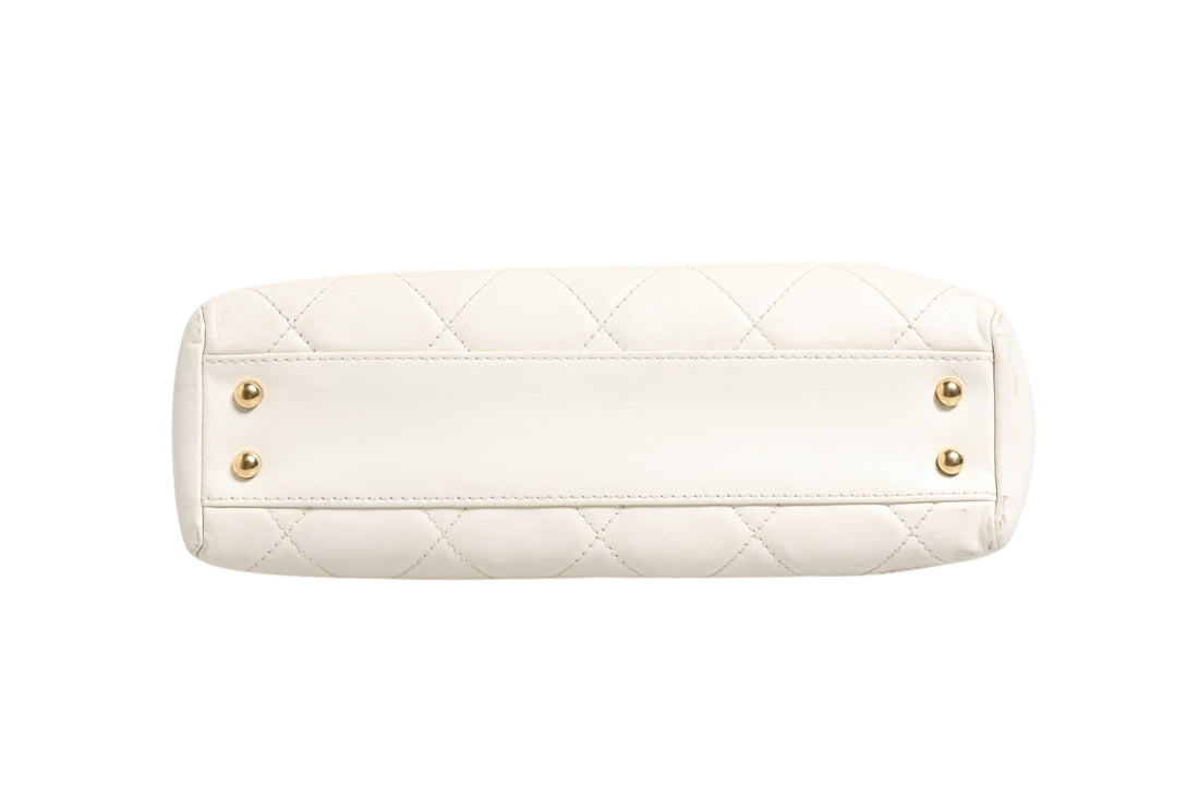 Chanel Shiny Calfskin Quilted Mini 22 White 1792563