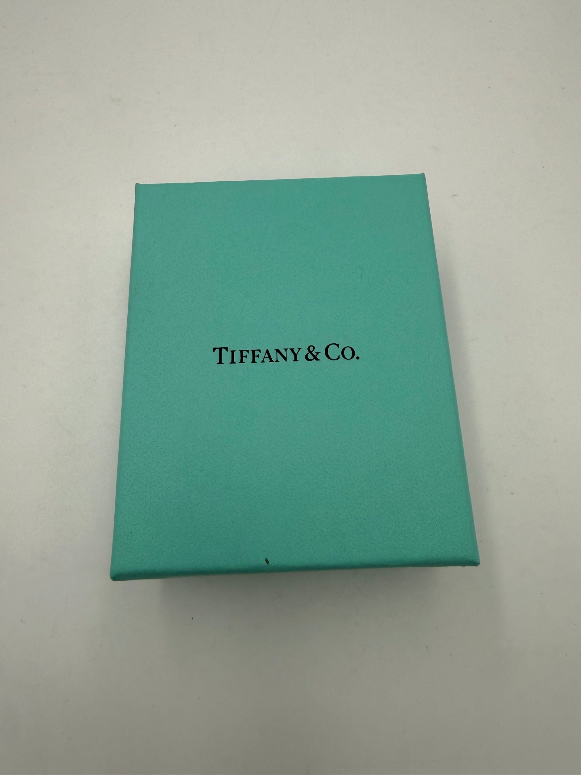 Tiffany & Co. TIFFANY & CO. RETURN TO Round Pendant Bracelet