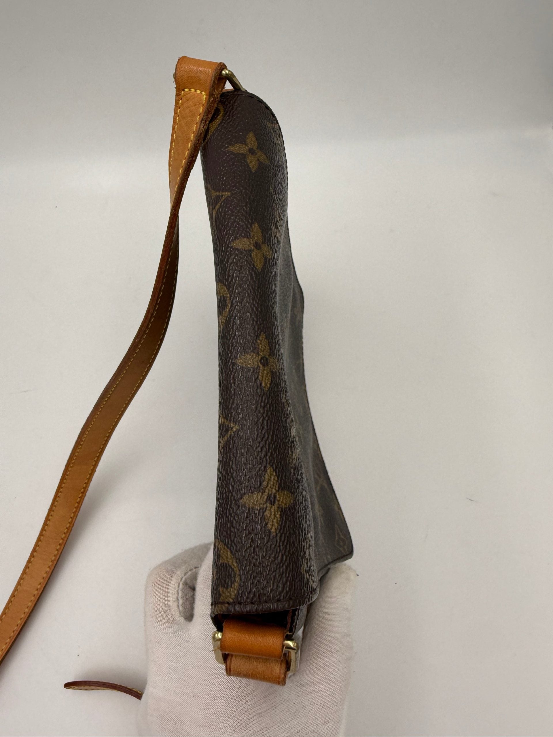 Louis Vuitton LOUIS VUITTON MUSETTE Monogram Handbag