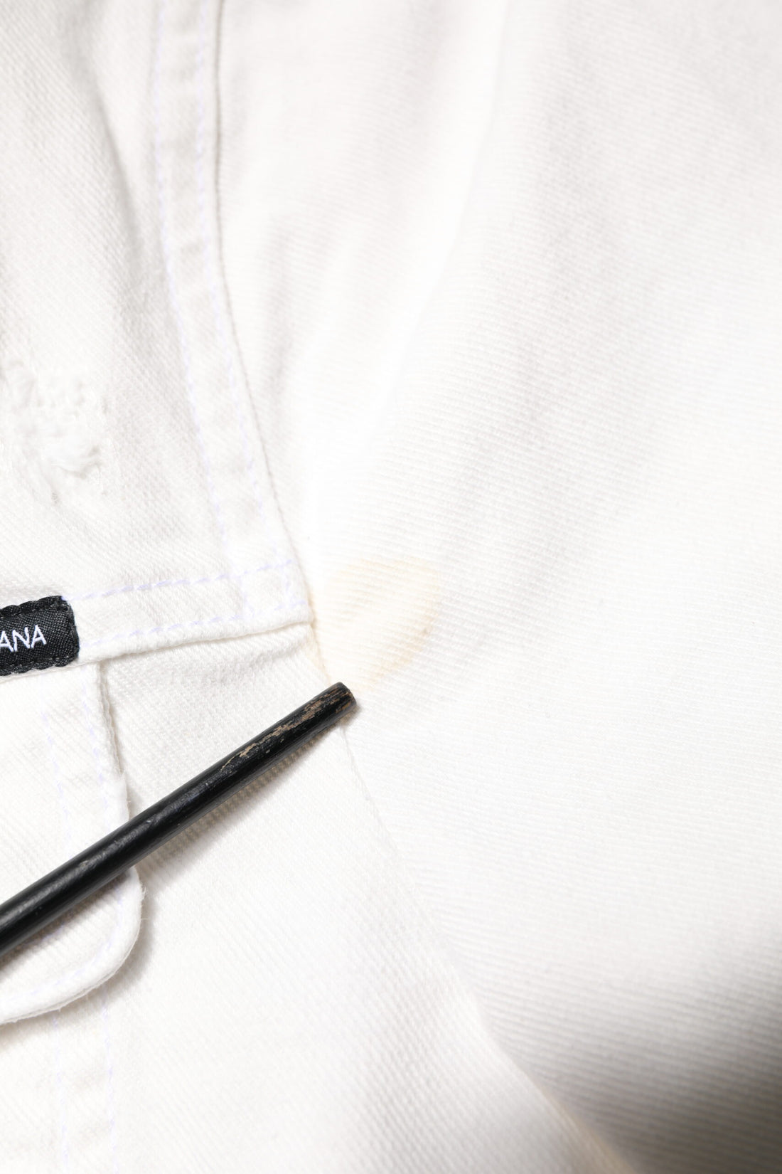 Witte Katoenen Stretch Denim Jas met Graffiti