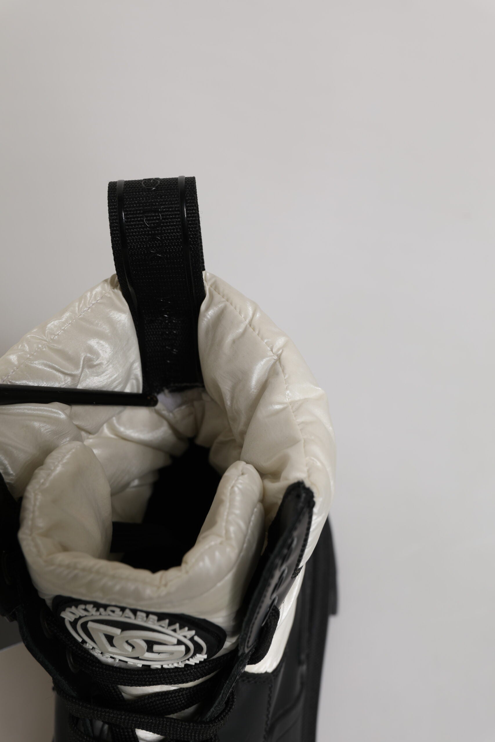 Zwart Wit Gevoerde Halfhoge Veterlaarzen Schoenen