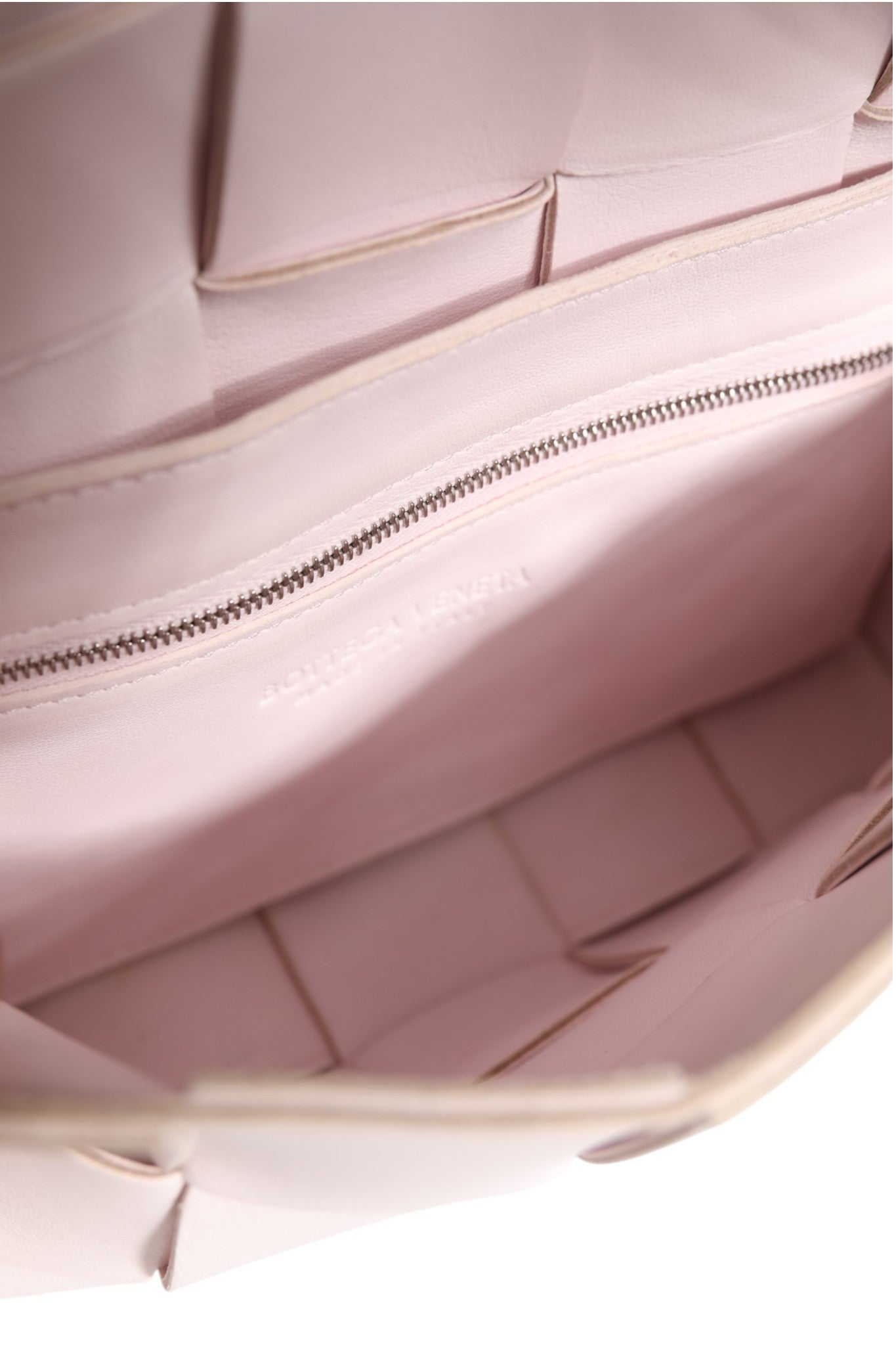 Bottega Veneta Pink Intrecciato Cassette Shoulder Bag - RIMODA