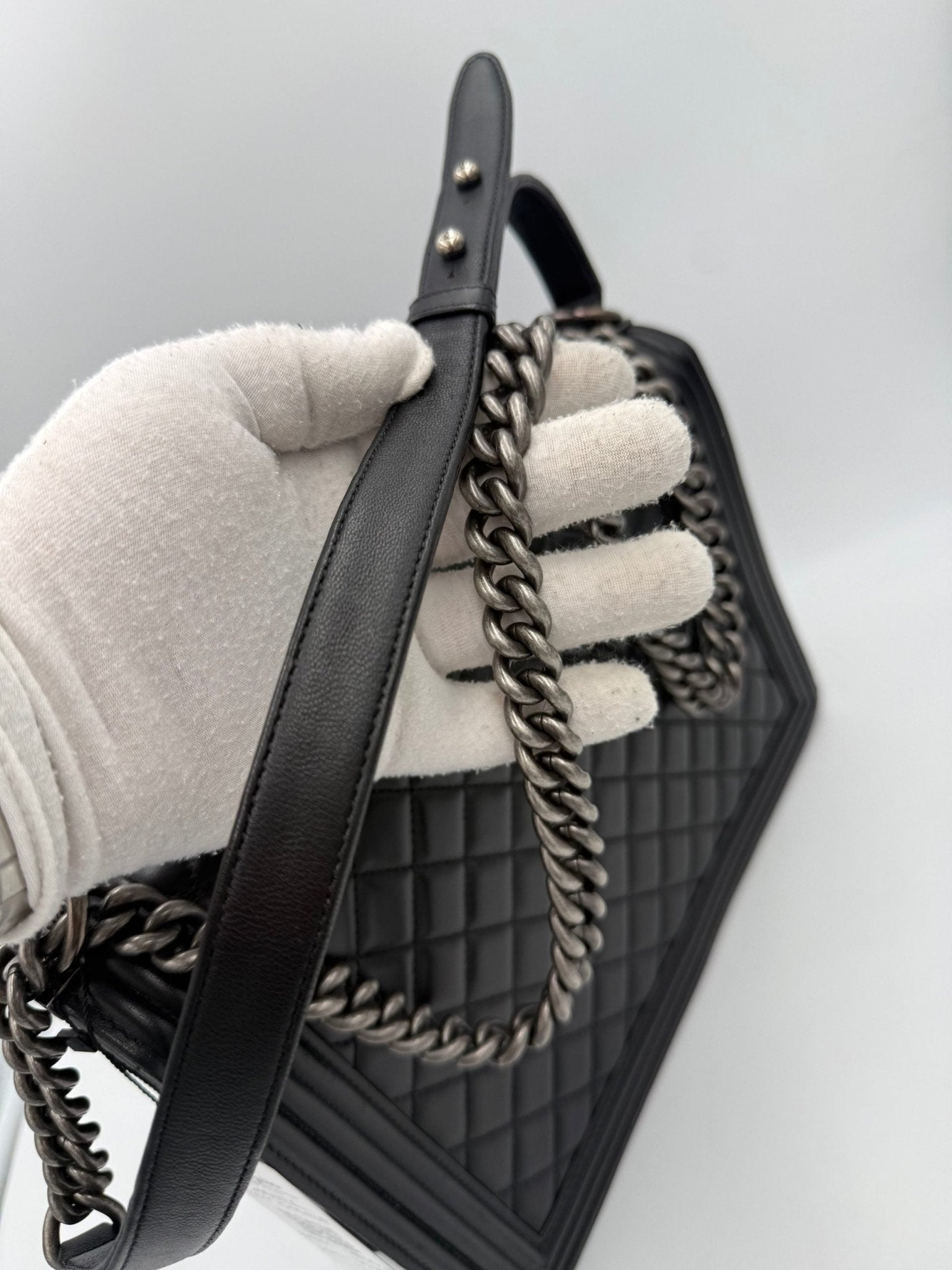 Chanel Bicolor Leather Handbag - RIMODA