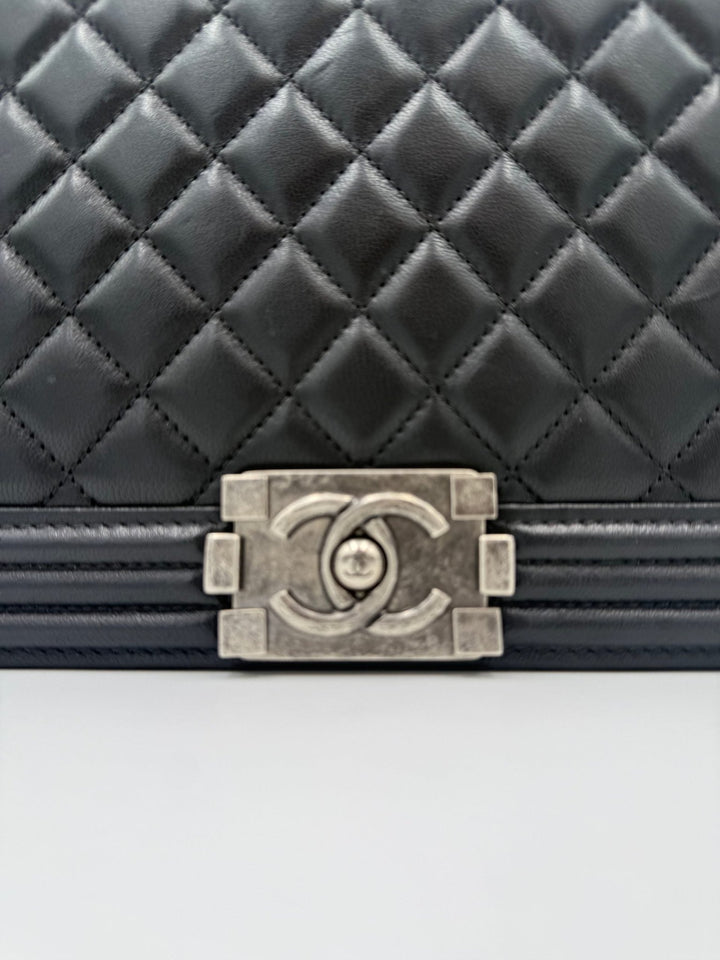 Chanel Bicolor Leather Handbag - RIMODA