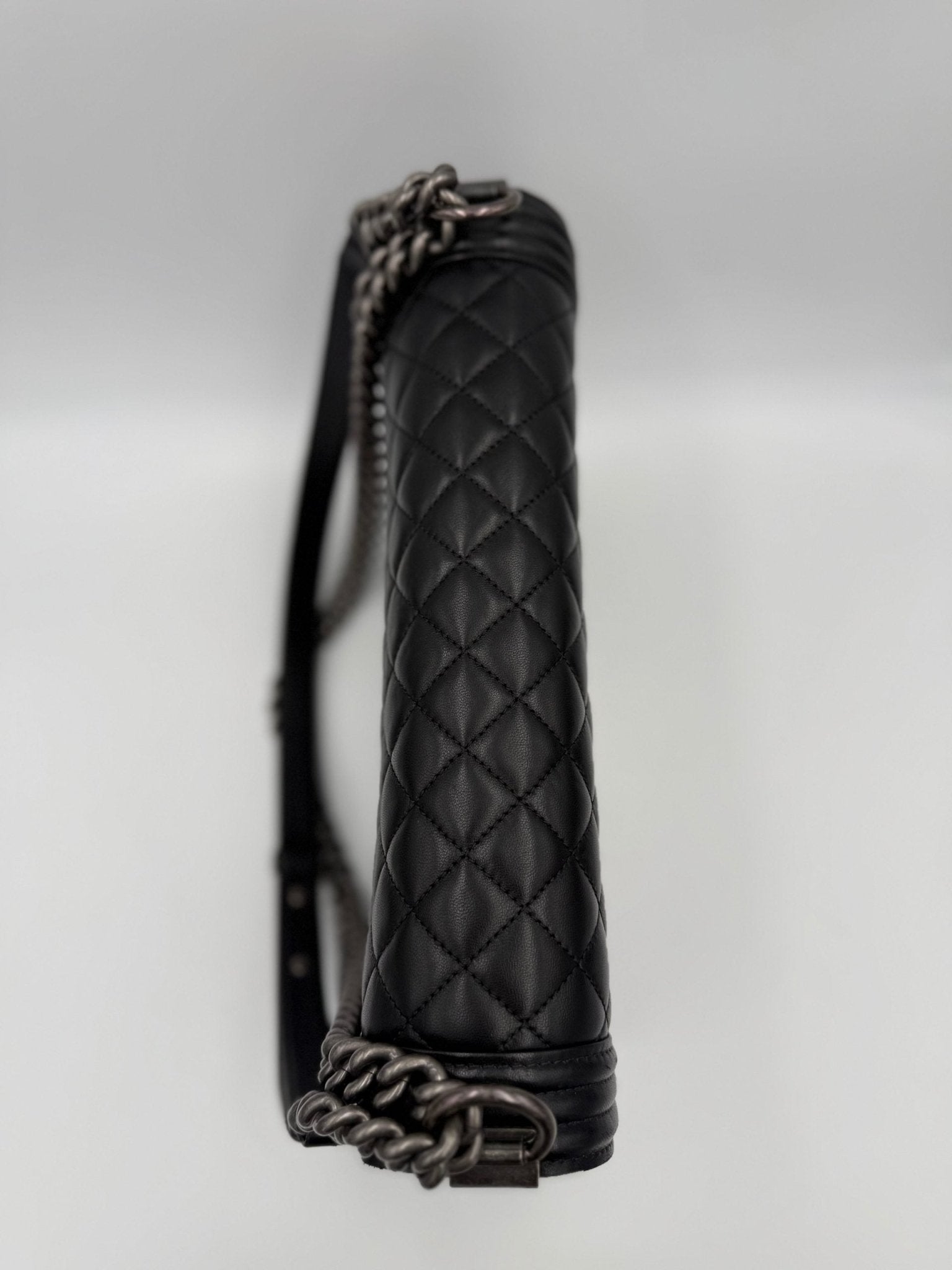 Chanel Bicolor Leather Handbag - RIMODA