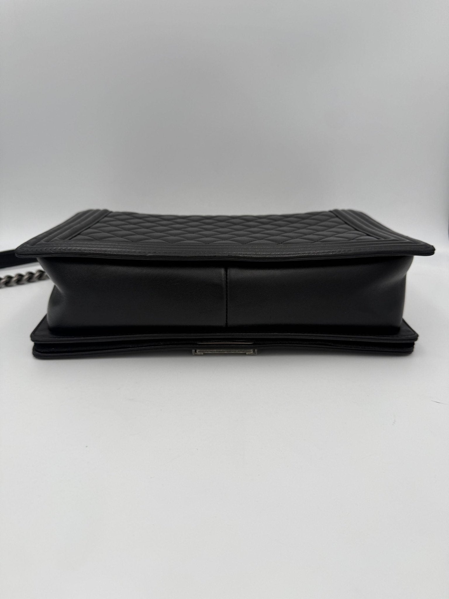 Chanel Bicolor Leather Handbag - RIMODA