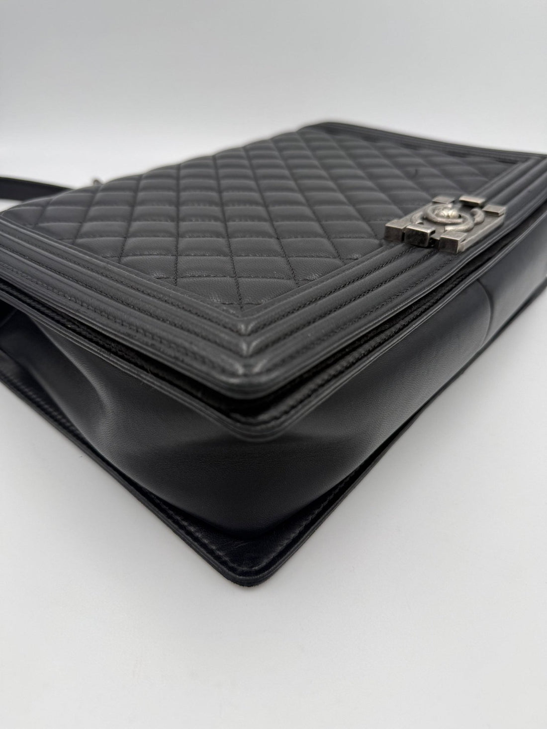 Chanel Bicolor Leather Handbag - RIMODA