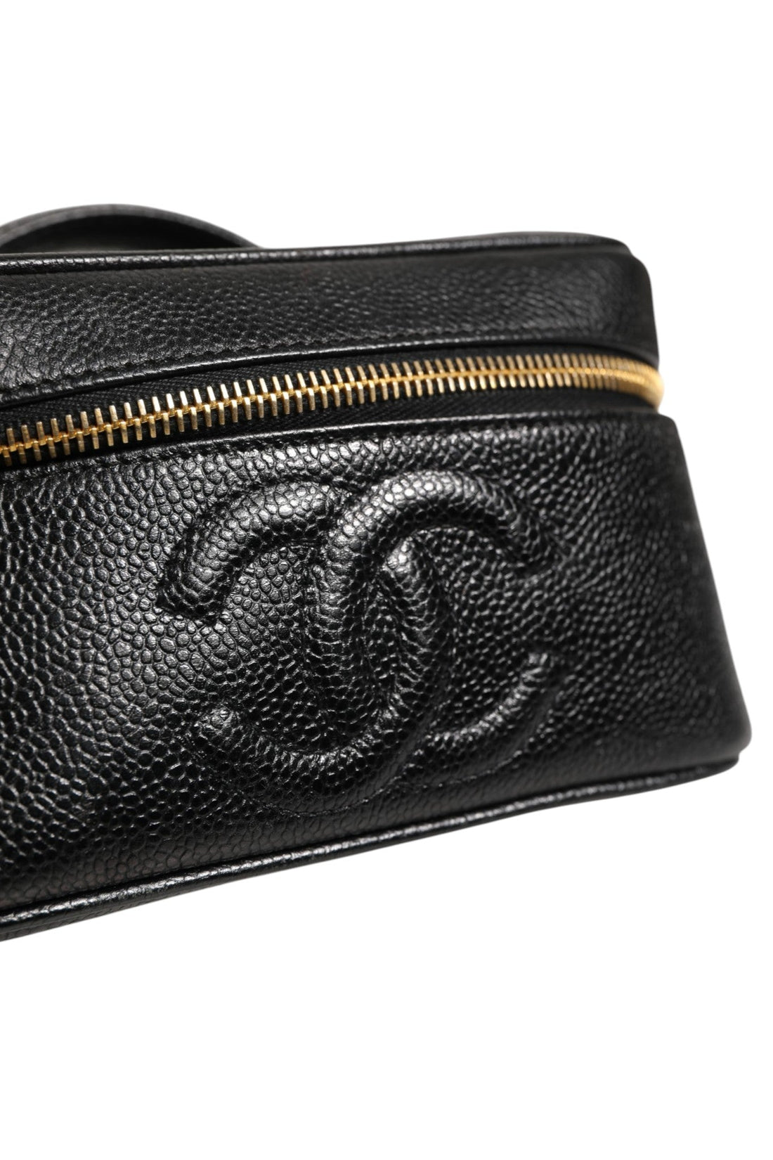 Chanel Black and gold makeup bag - RIMODA