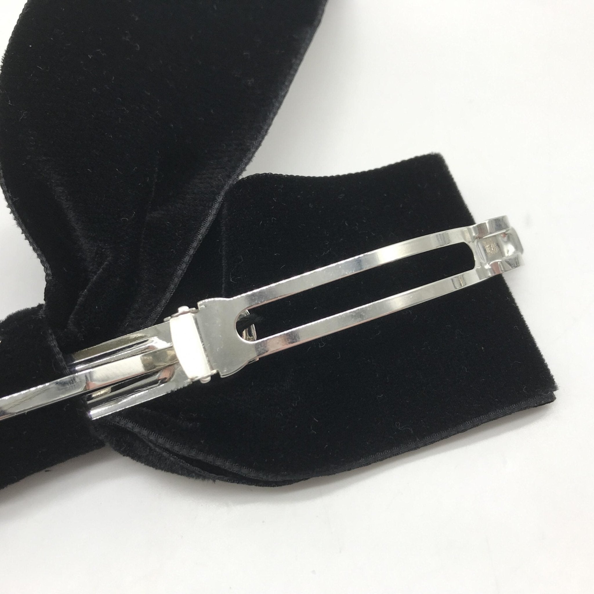 Chanel Black Velvet Bow Hair Accessory - RIMODA