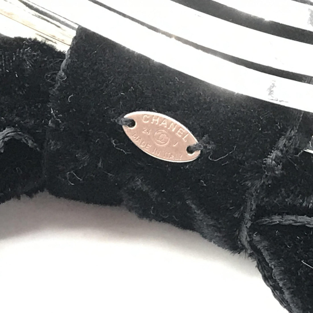 Chanel Black Velvet Bow Hair Accessory - RIMODA