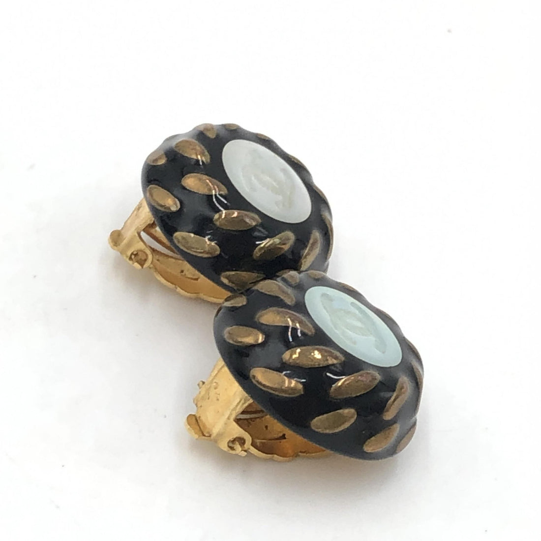 Chanel CC Button Clip-On Earrings - RIMODA