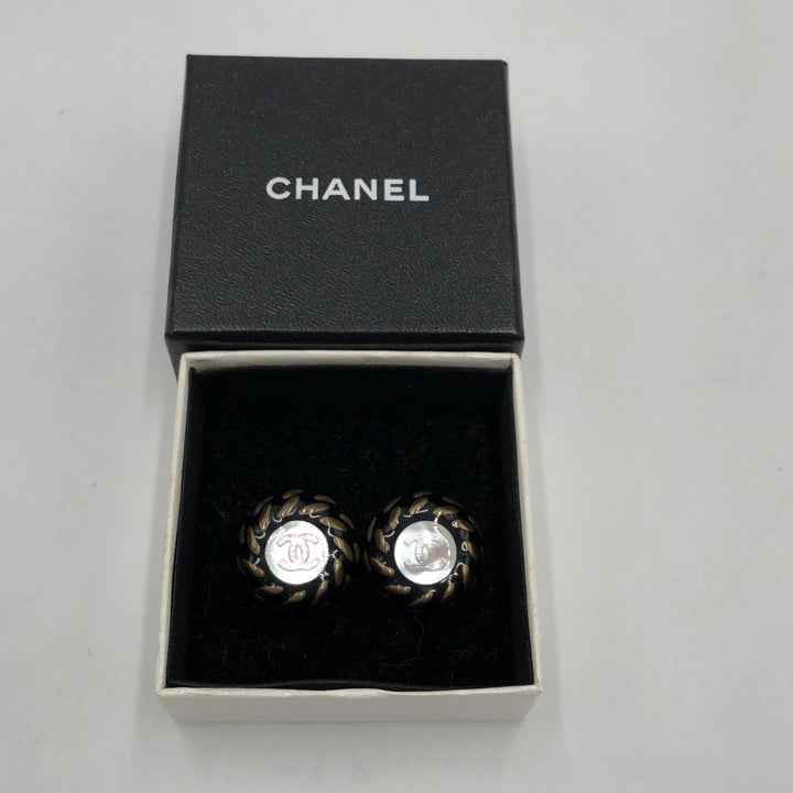 Chanel CC Button Clip-On Earrings - RIMODA
