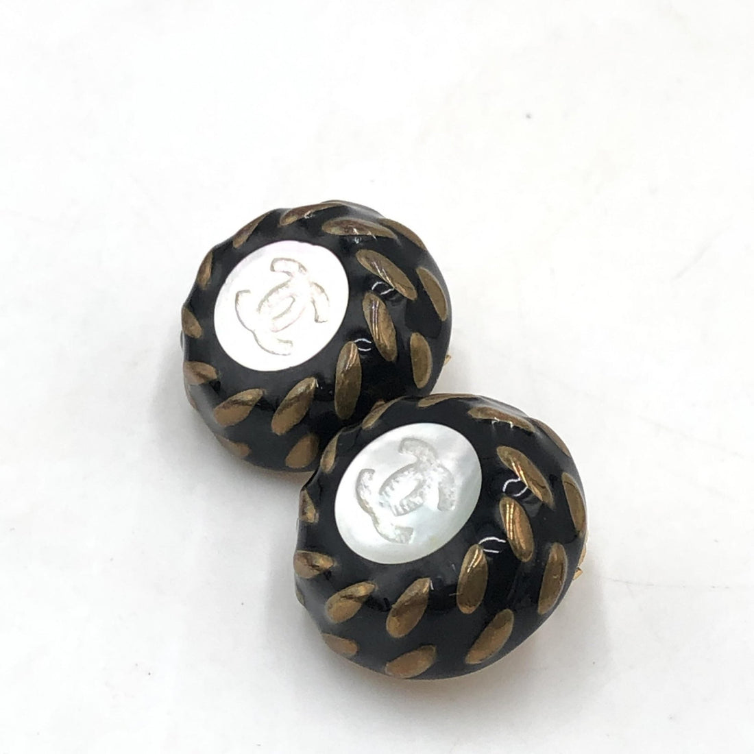 Chanel CC Button Clip-On Earrings - RIMODA