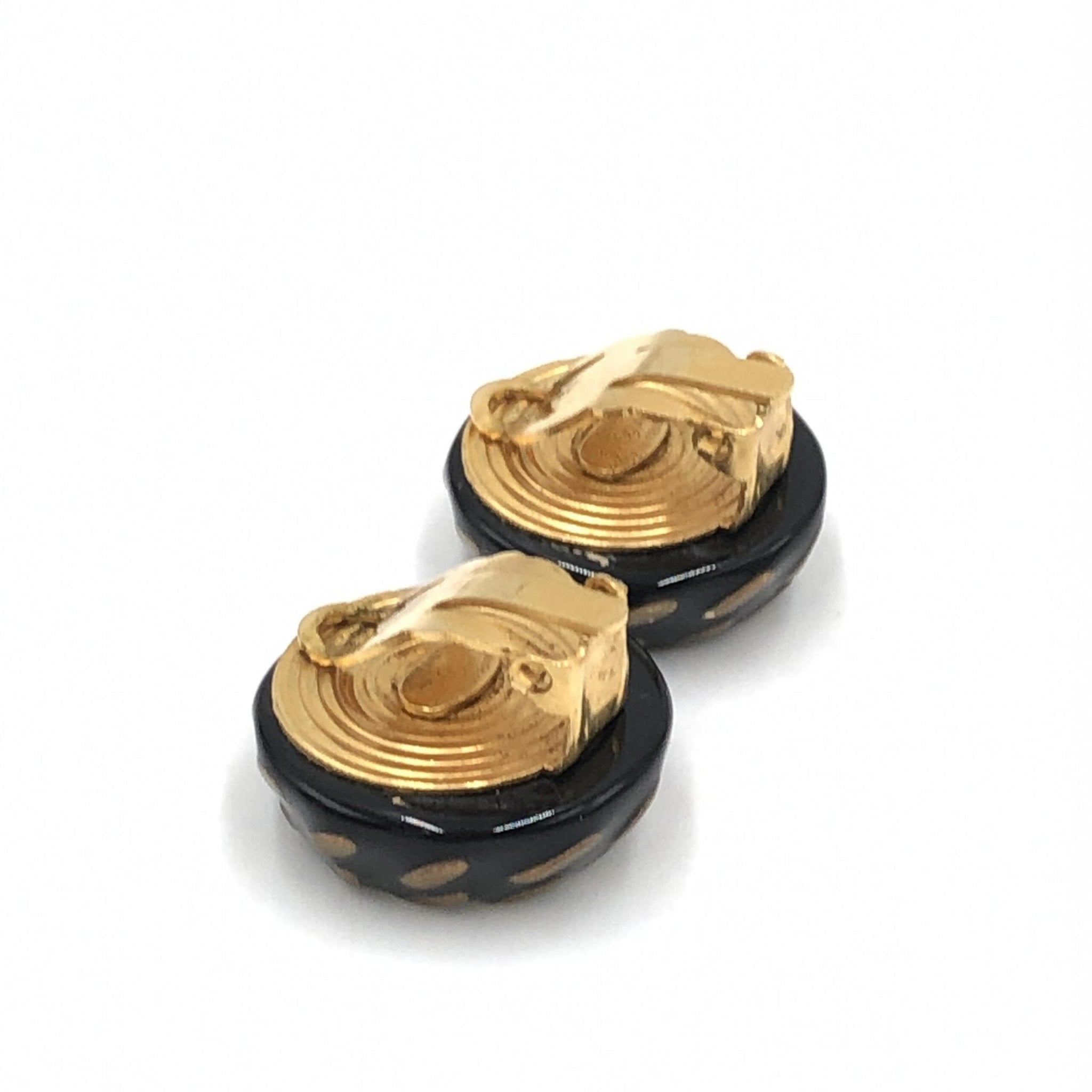 Chanel CC Button Clip-On Earrings - RIMODA