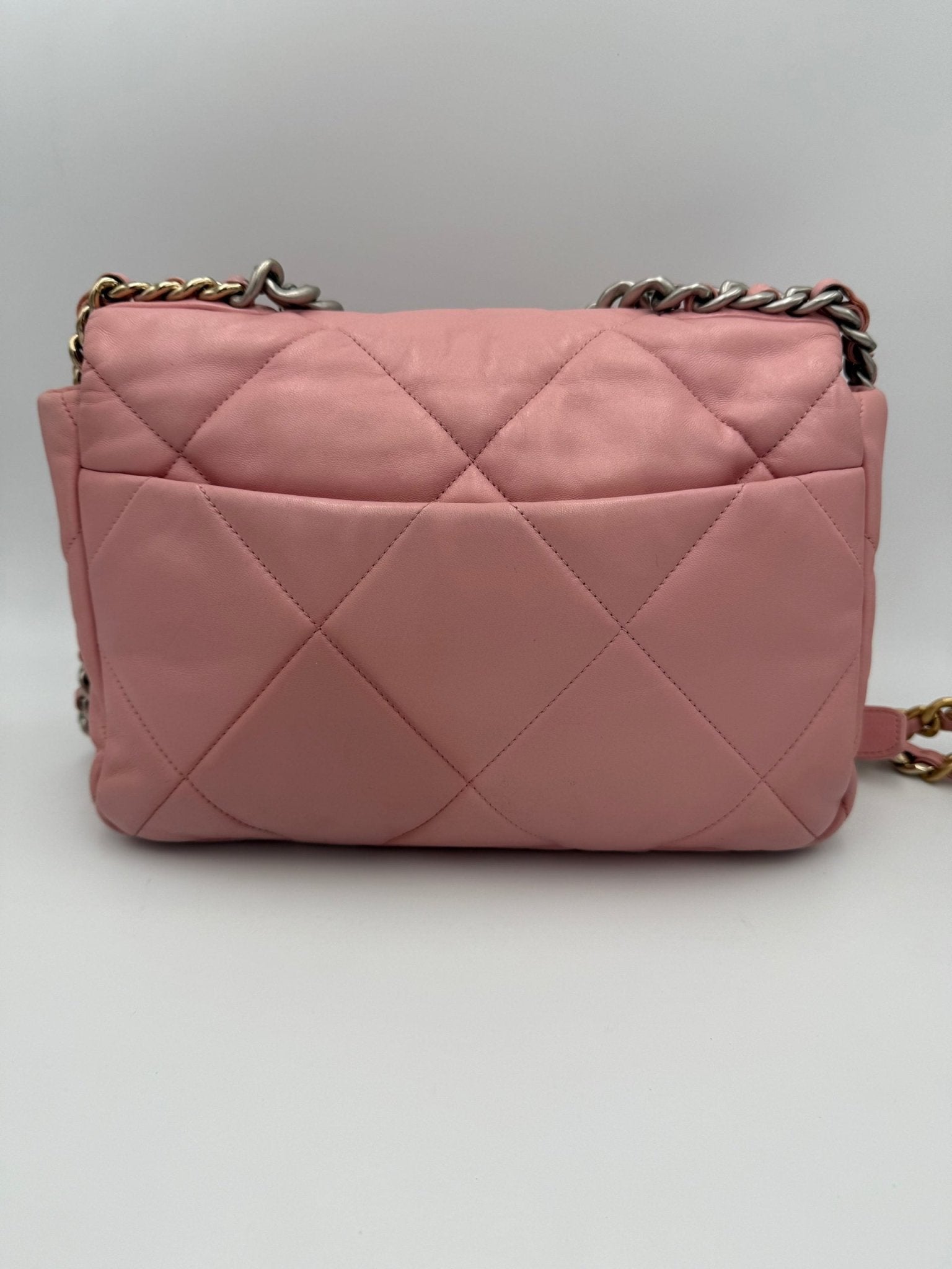 Chanel CHANEL 19 Medium Pink Handbag - RIMODA