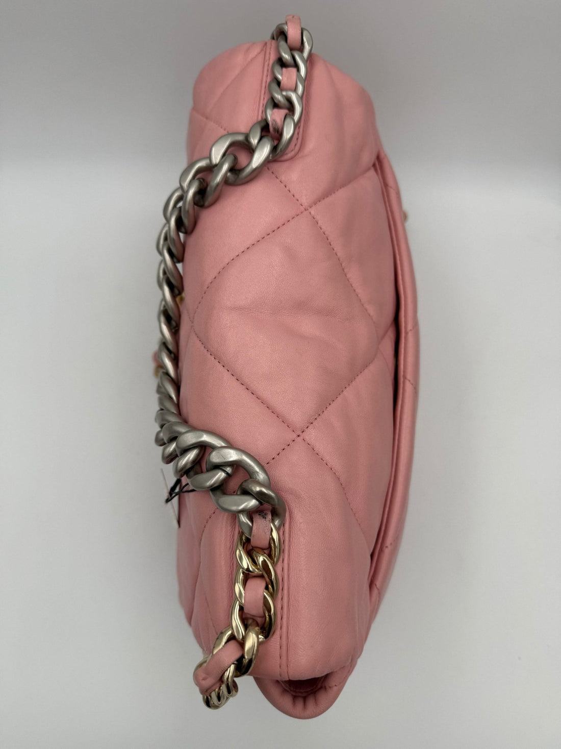 Chanel CHANEL 19 Medium Pink Handbag - RIMODA