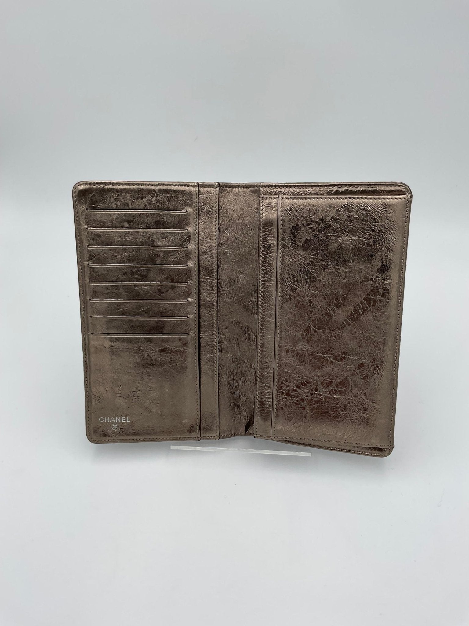 Chanel CHANEL Matèlassè Platinum Wallet - RIMODA