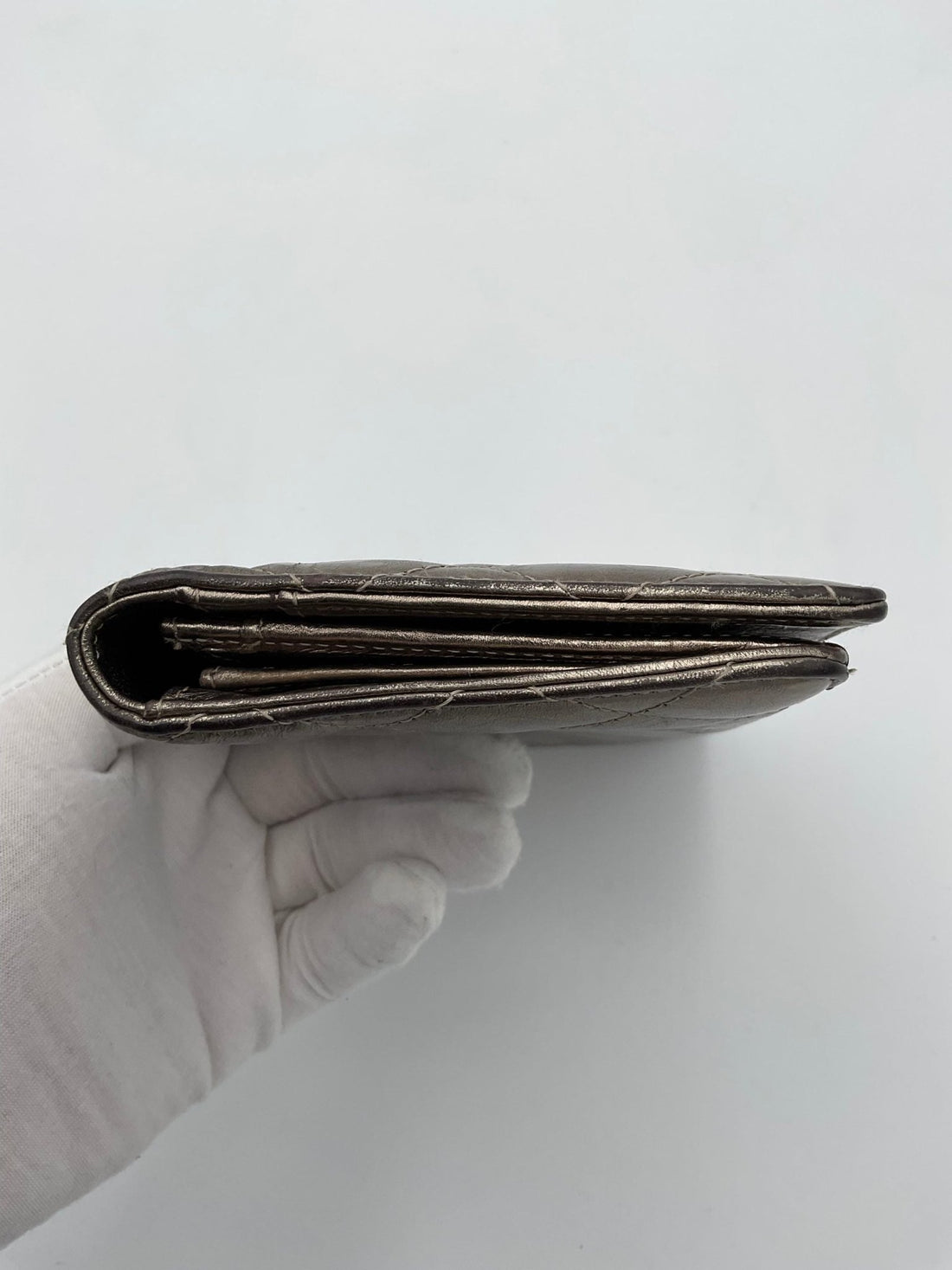 Chanel CHANEL Matèlassè Platinum Wallet - RIMODA