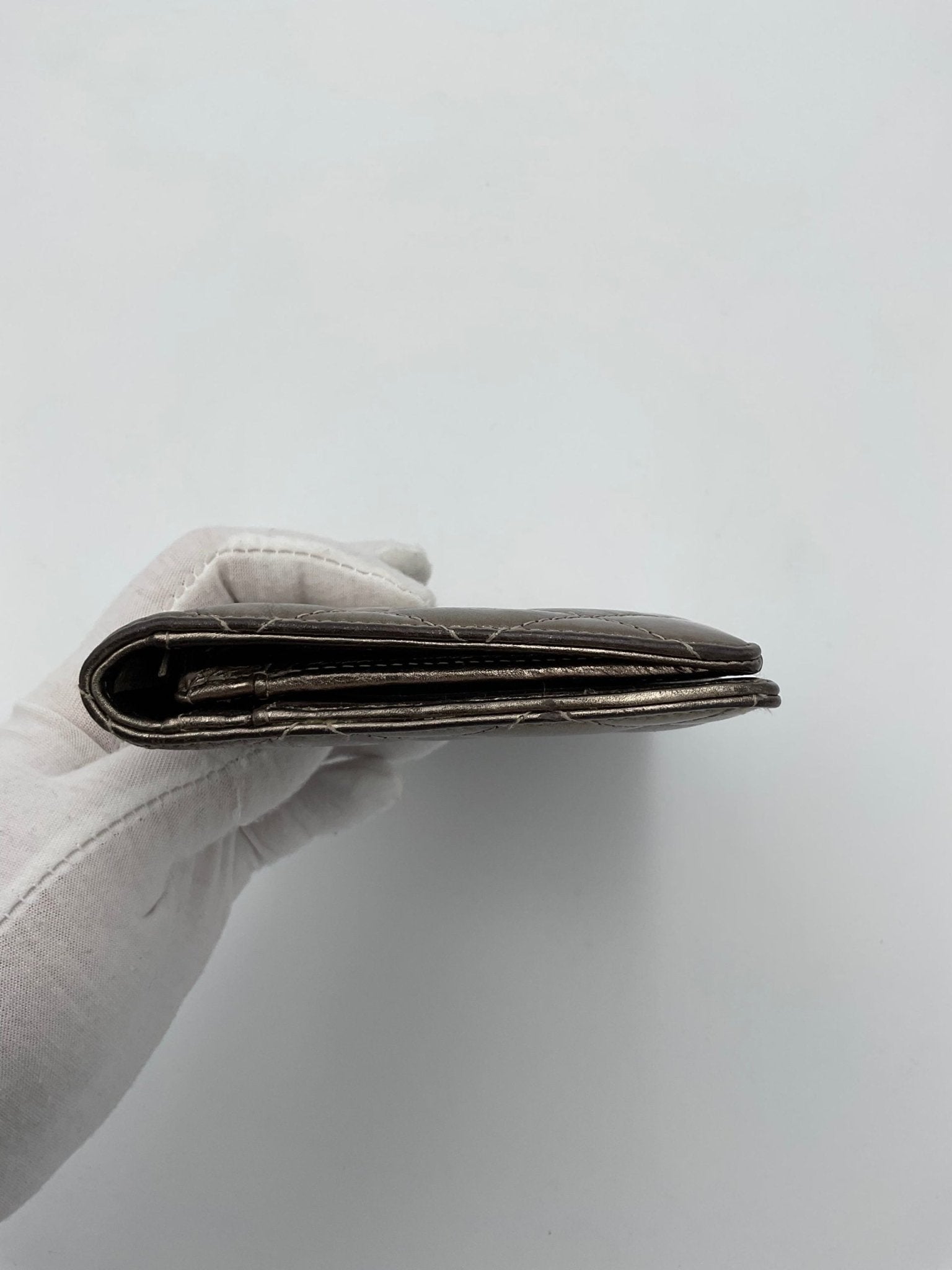 Chanel CHANEL Matèlassè Platinum Wallet - RIMODA