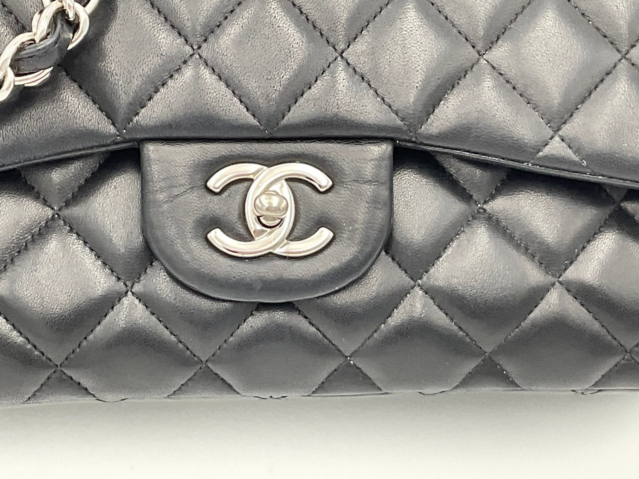Chanel CHANEL Timeless Classique Jumbo Handbag - RIMODA