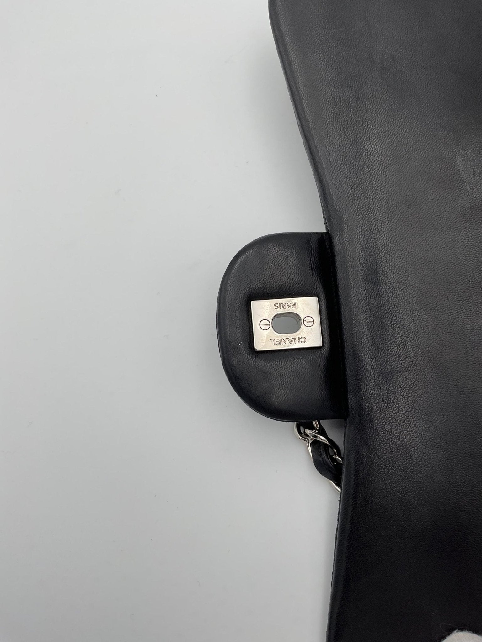 Chanel CHANEL Timeless Classique Jumbo Handbag - RIMODA