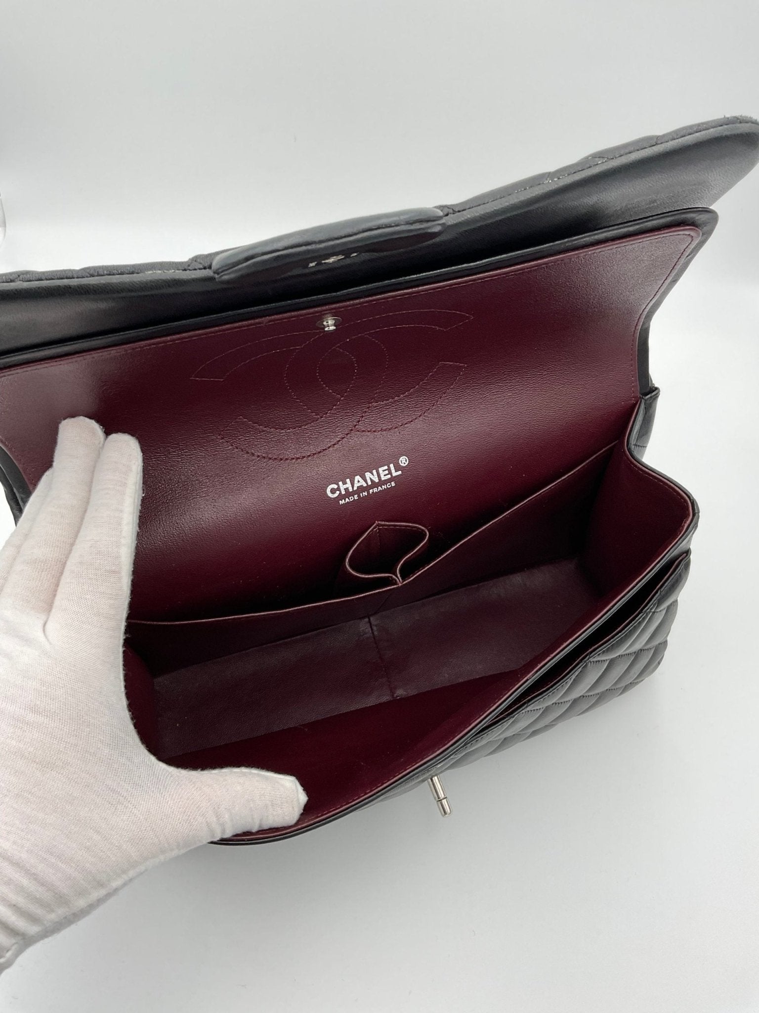 Chanel CHANEL Timeless Classique Jumbo Handbag - RIMODA