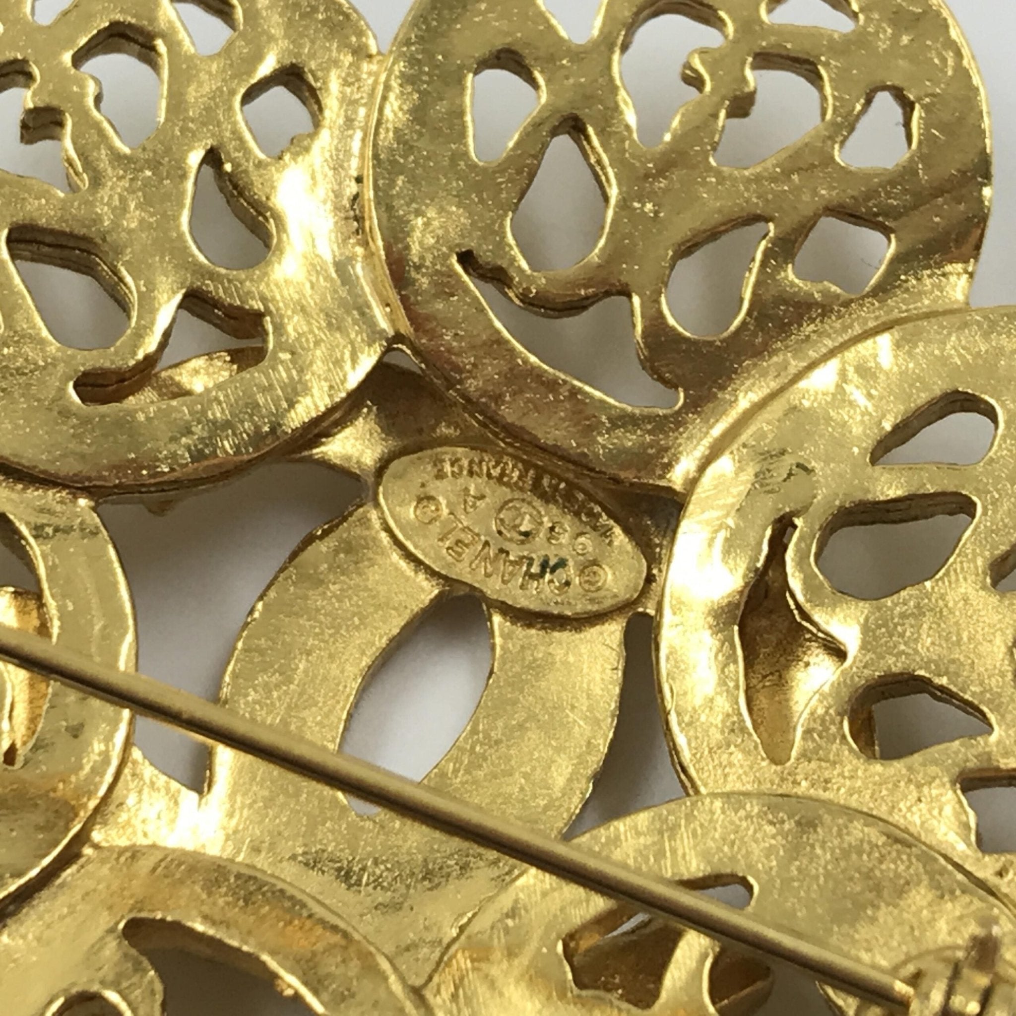 Chanel Costume Jewlery Vintage Brooch Coco Medallian - RIMODA