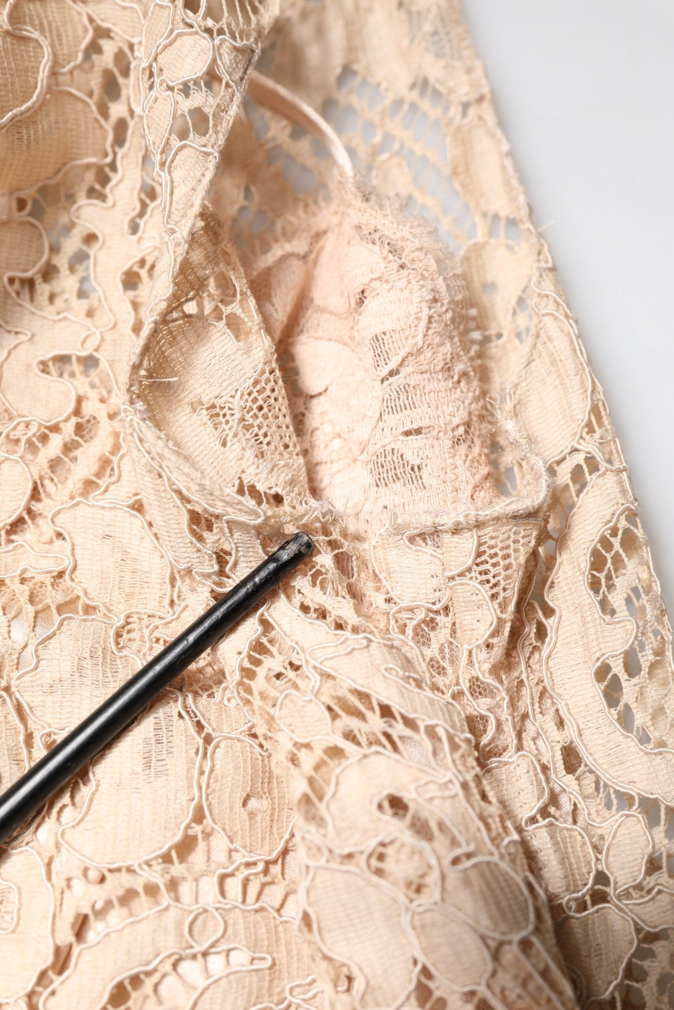 Dolce & Gabbana Beige Floral Lace Sleeveless Sheath Dress - RIMODA