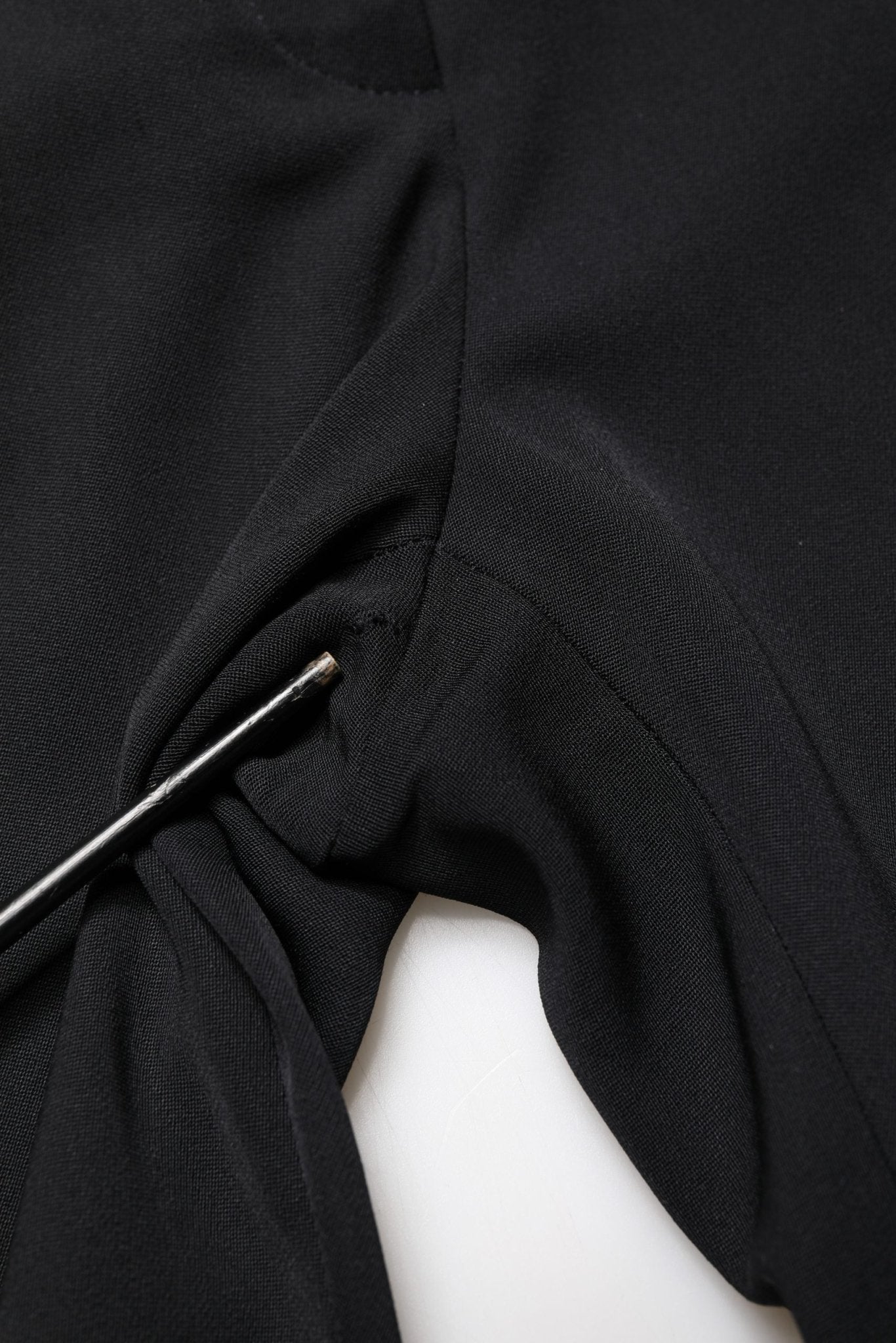 Dolce & Gabbana Black Wool High Waist Cropped Tapered Pants - RIMODA