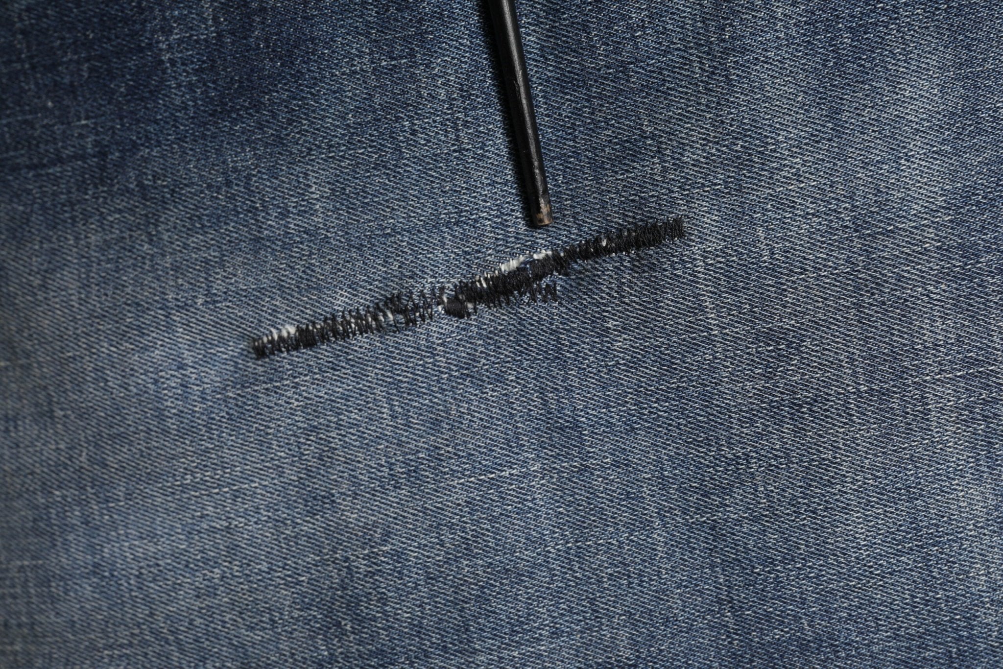 Dolce & Gabbana Blue Washed Skinny Logo Plaque Men Denim Jeans - RIMODA