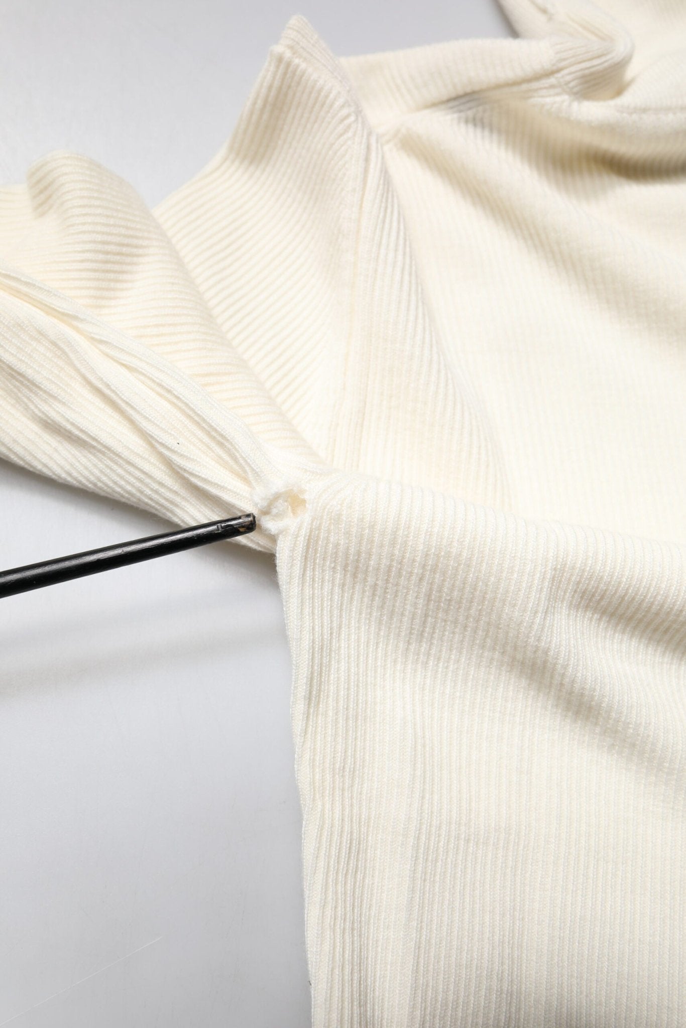 Dolce & Gabbana Cream Long Sleeves Turtleneck Slim Sweater - RIMODA