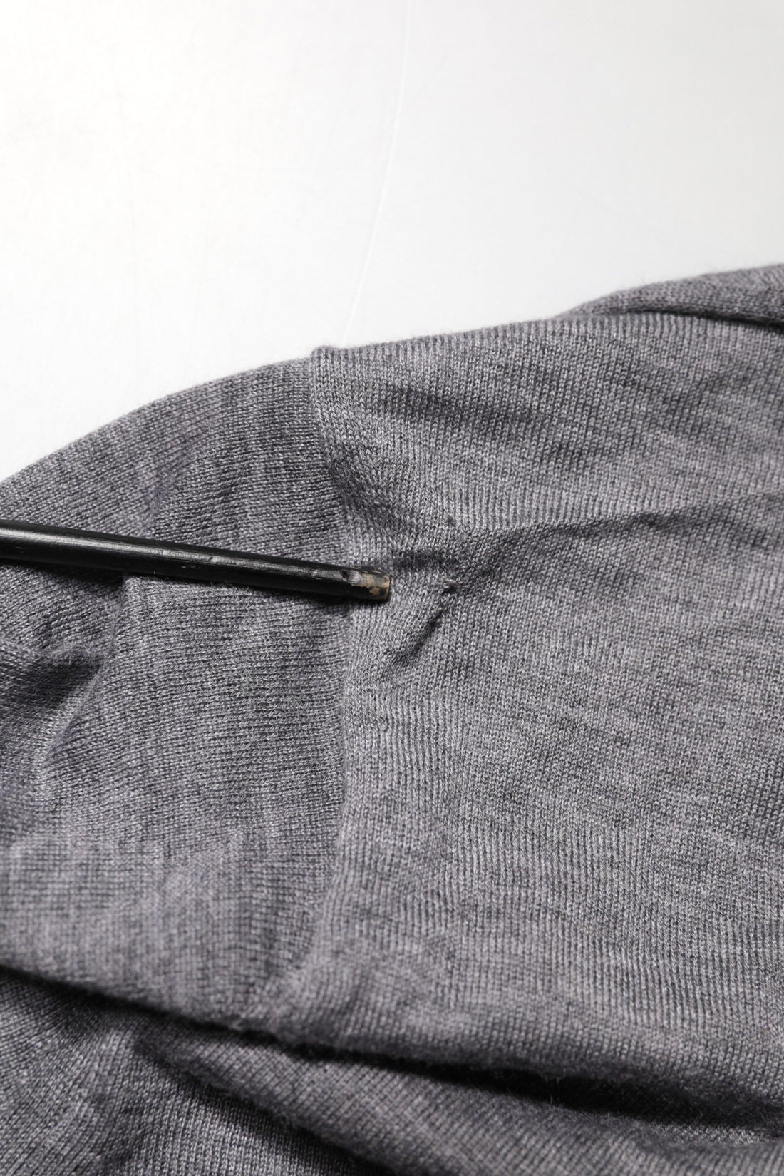 Dolce & Gabbana Gray Cashmere V-Neck Men Pullover Sweater - RIMODA