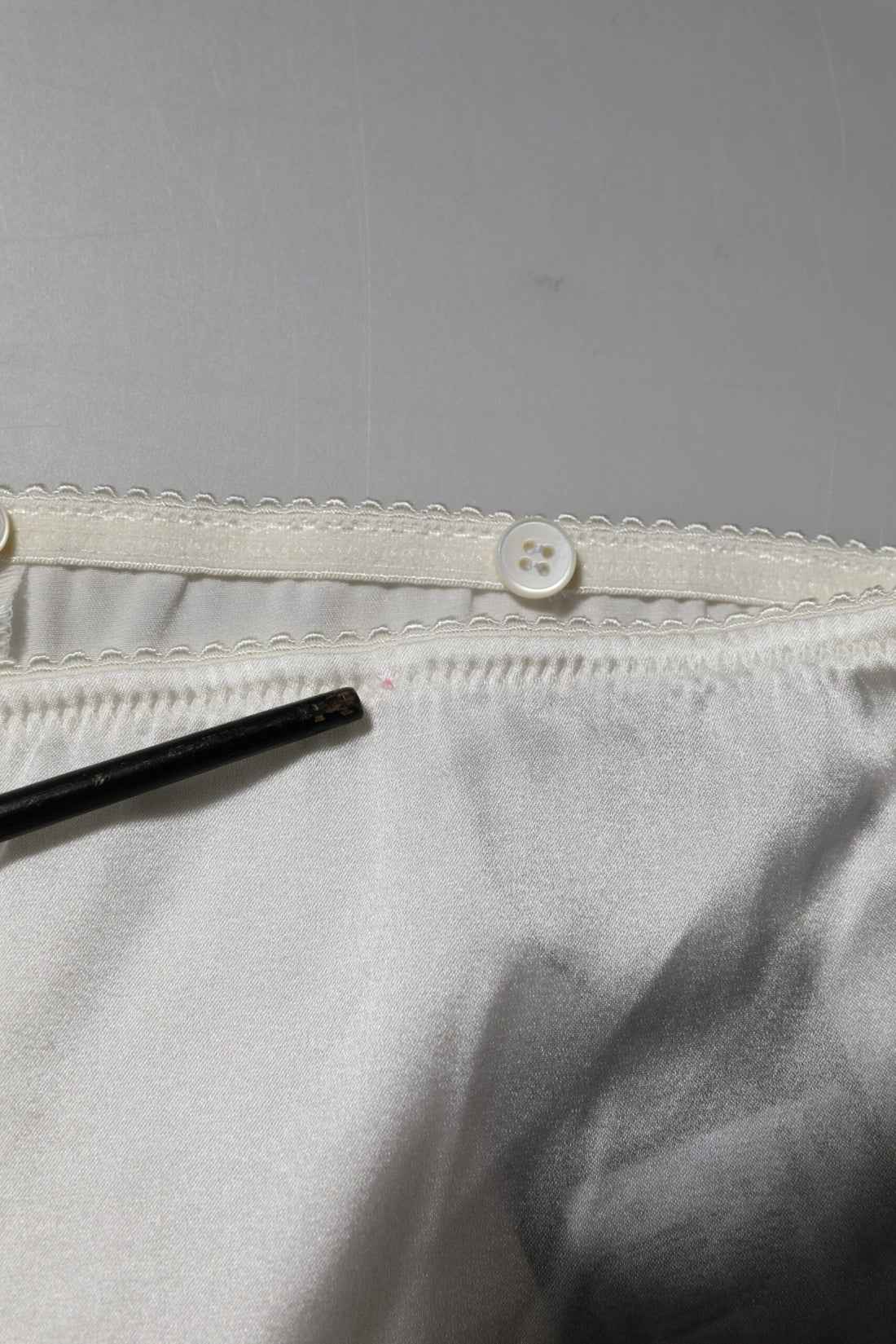 Dolce & Gabbana Ivory Silk Tapered High Waist Pants - RIMODA