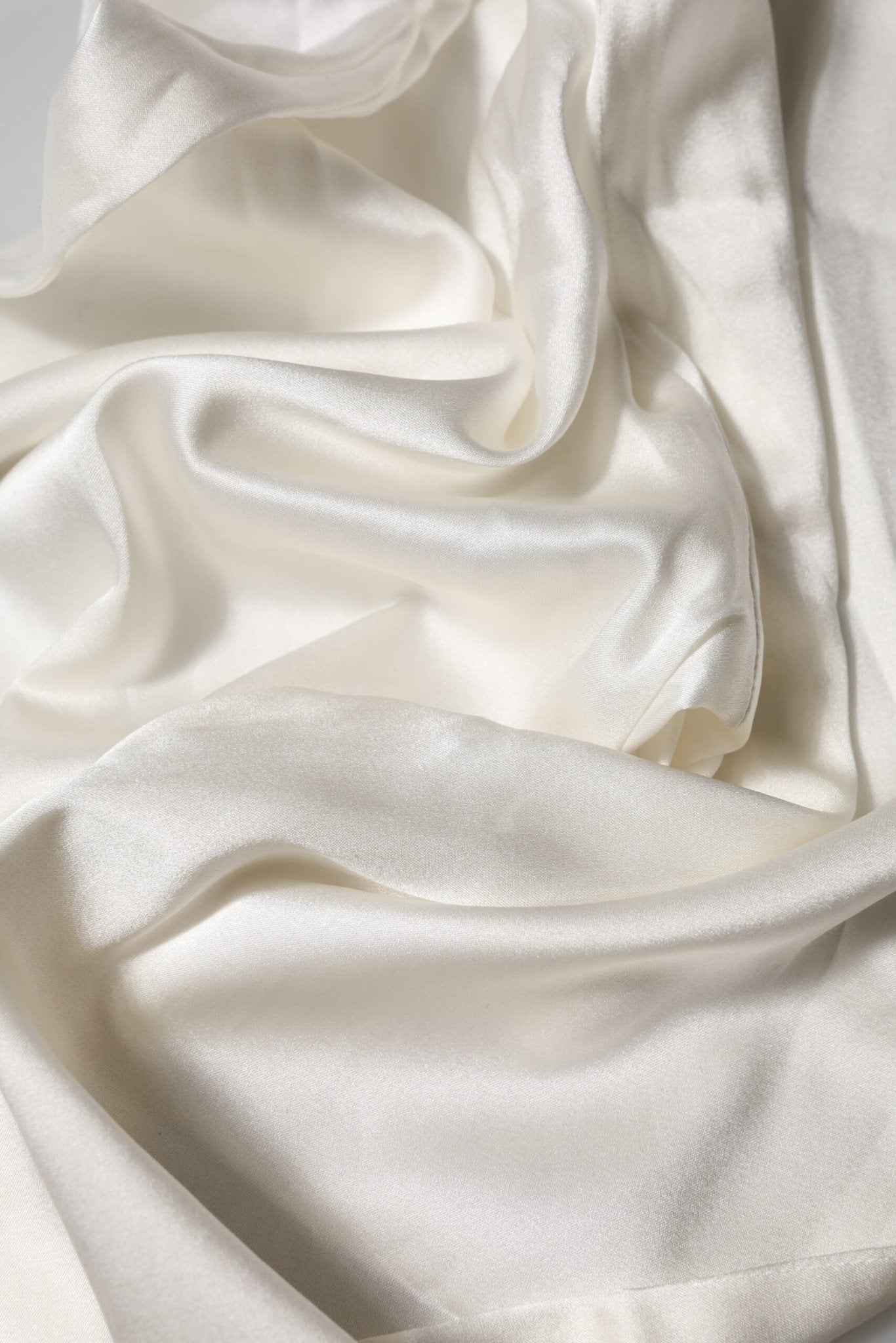 Dolce & Gabbana Ivory Silk Tapered High Waist Pants - RIMODA