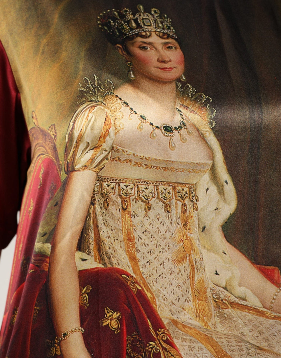 Dolce & Gabbana Maroon Royal Crown Dress Queen Painting Silk T-shirt - RIMODA