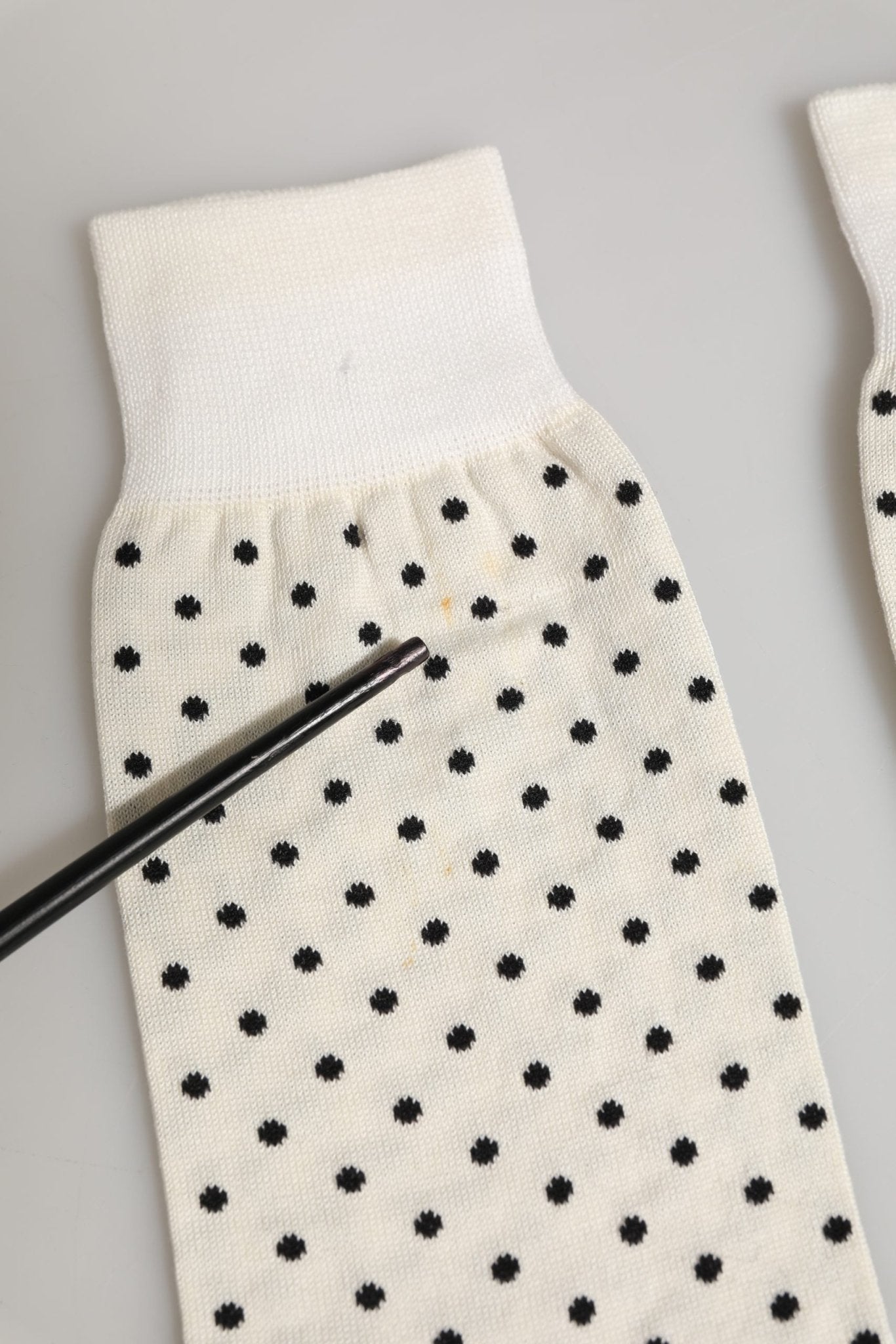 Dolce & Gabbana Off White Cotton Polka Dot Mid Calf Accessory Socks - RIMODA