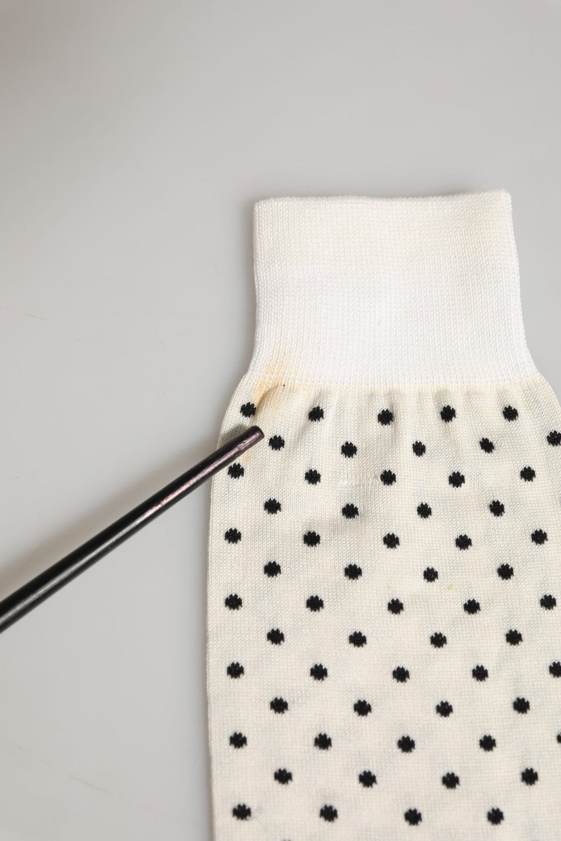 Dolce & Gabbana Off White Cotton Polka Dot Mid Calf Accessory Socks - RIMODA