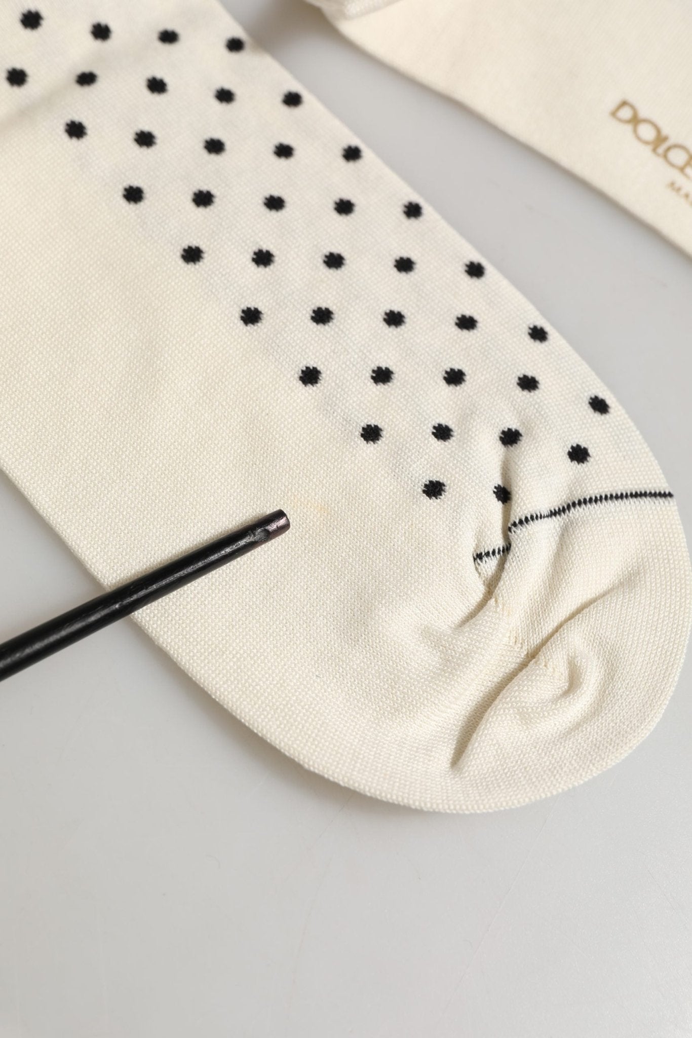 Dolce & Gabbana Off White Cotton Polka Dot Mid Calf Accessory Socks - RIMODA