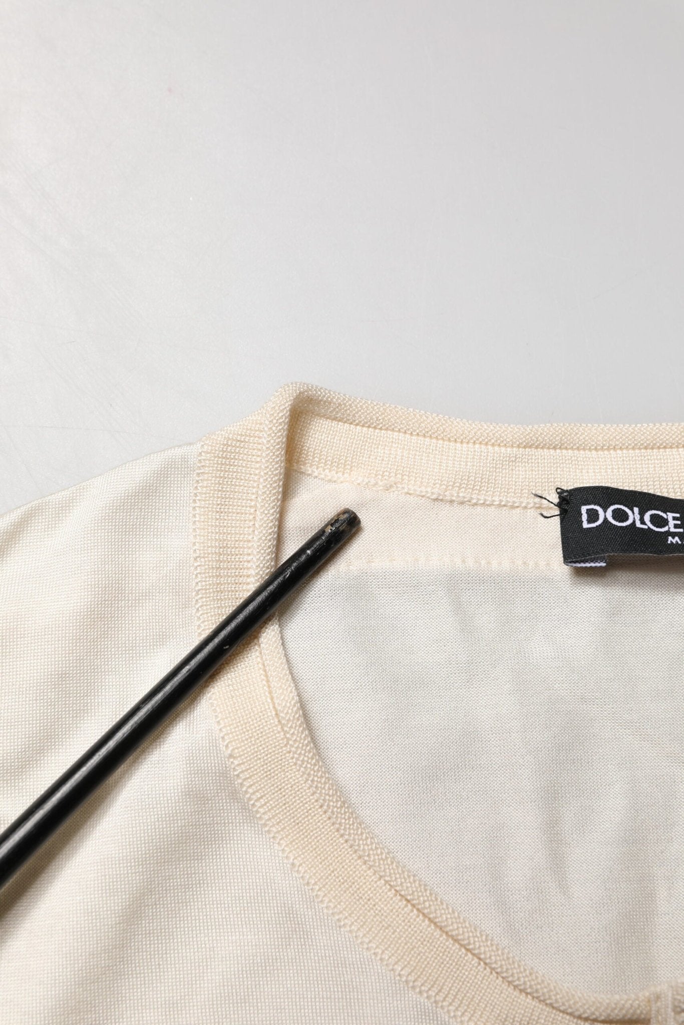 Dolce & Gabbana Off White Silk Logo Patch Men Henley T-shirt - RIMODA