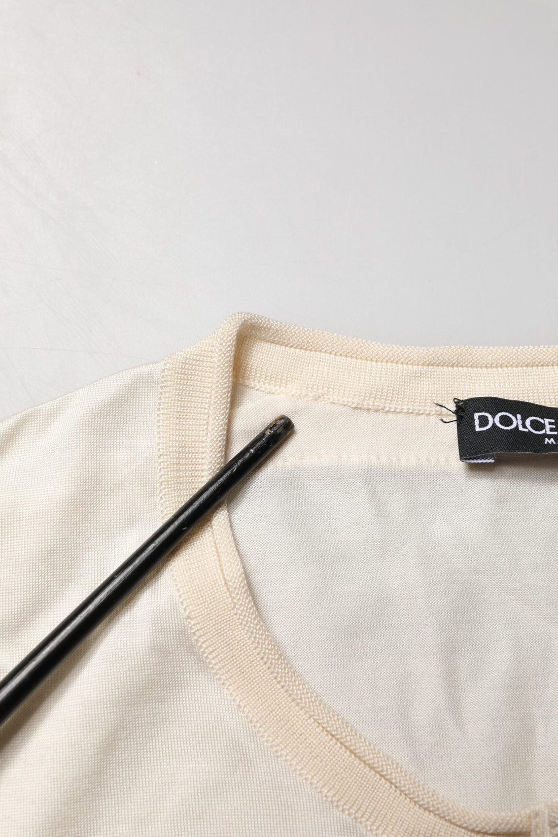 Dolce & Gabbana Off White Silk Logo Patch Men Henley T-shirt - RIMODA