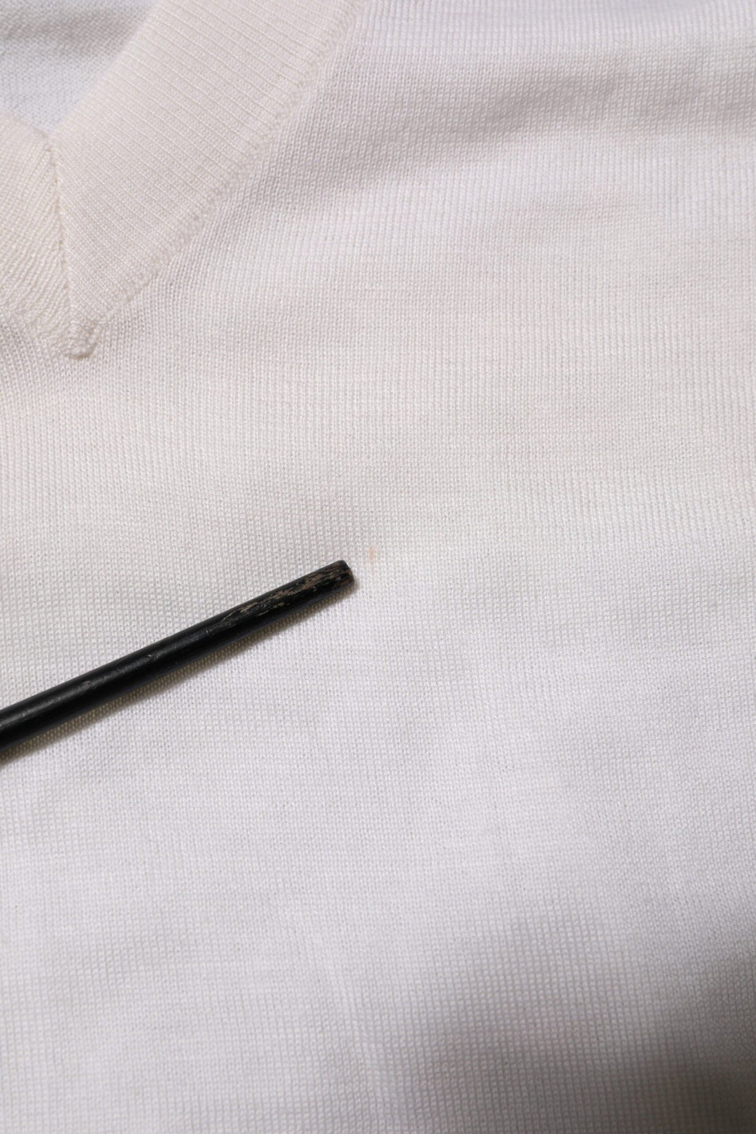 Dolce & Gabbana White Cashmere Logo V-neck Pullover Sweater - RIMODA