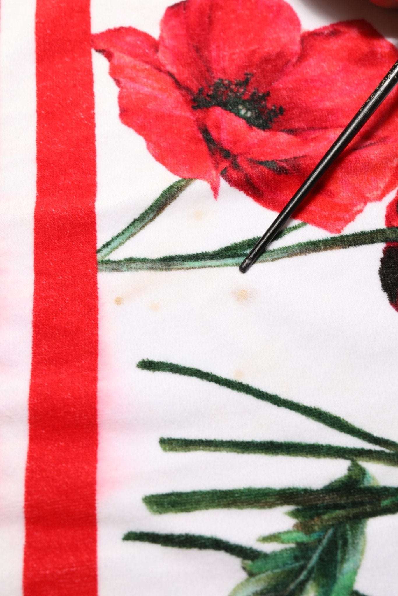 Dolce & Gabbana White Floral Poppy Print DG Logo Beach Towel - RIMODA