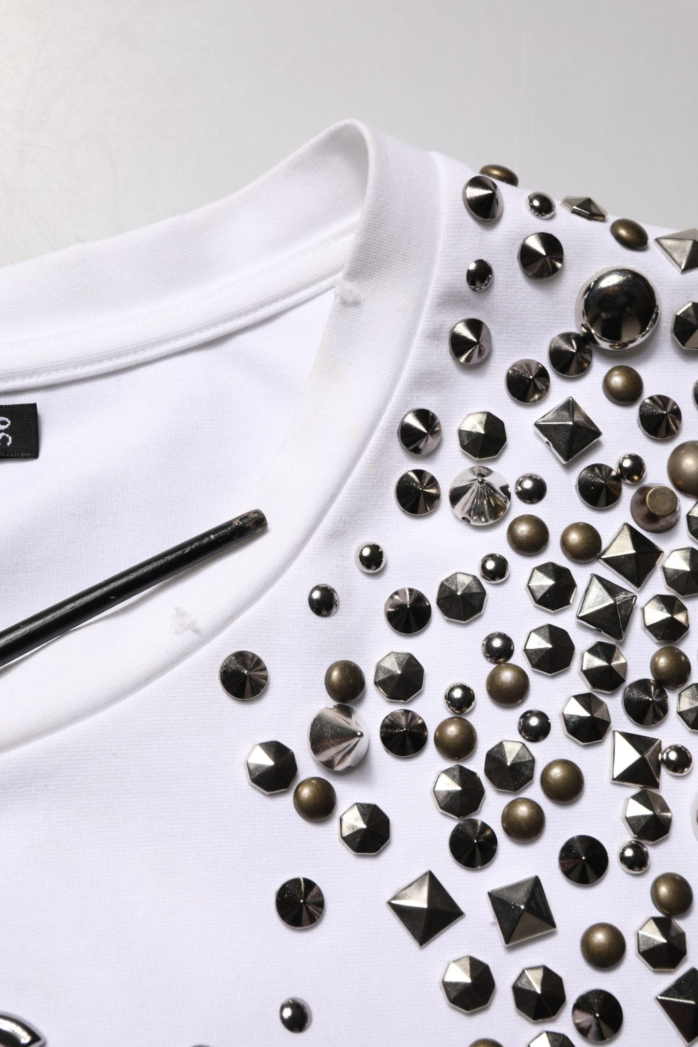 Dolce & Gabbana White Rhinestones Sleeveless Round Neck T-shirt - RIMODA