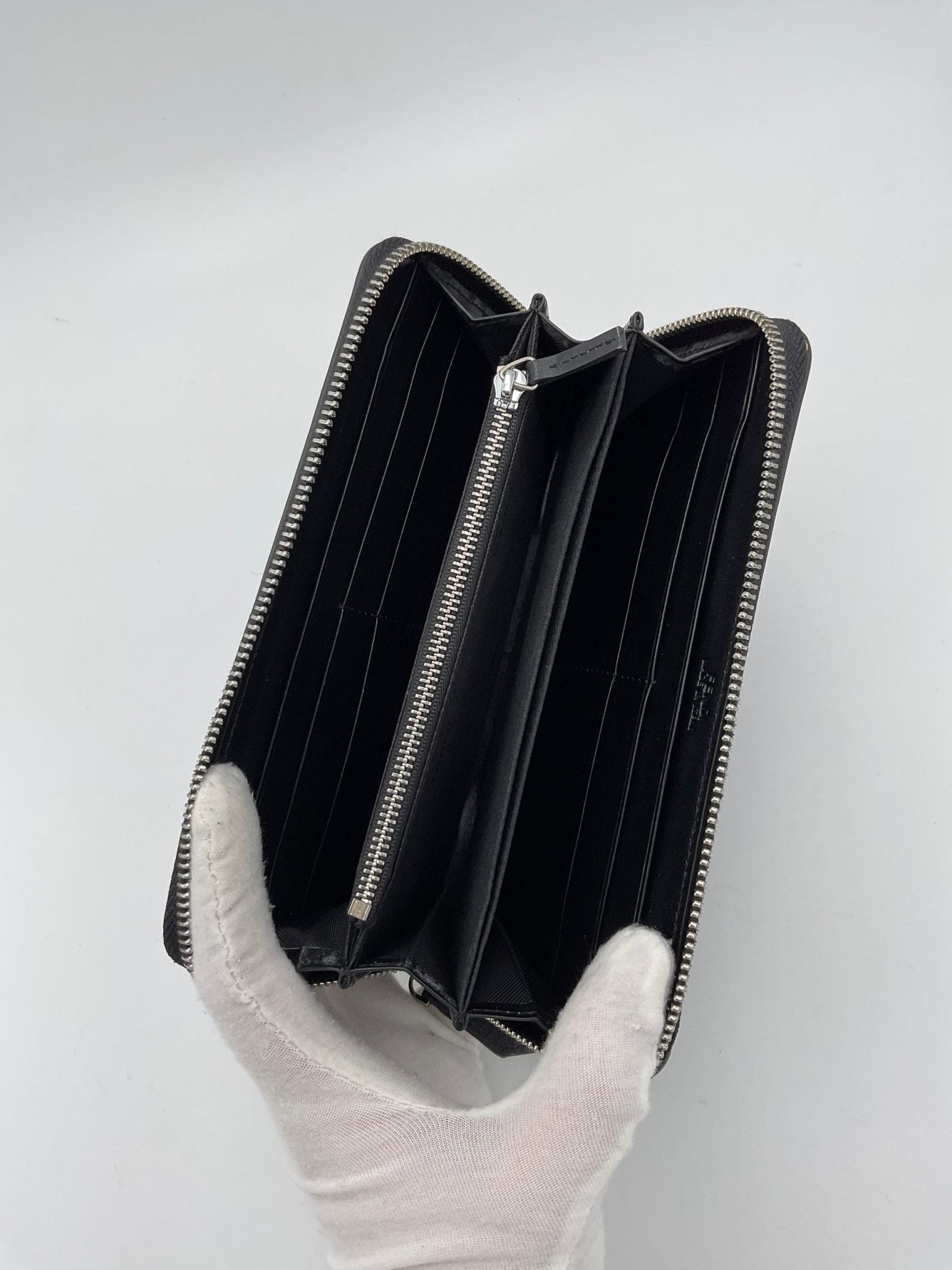 Fendi FENDI BUGS Wallet - RIMODA