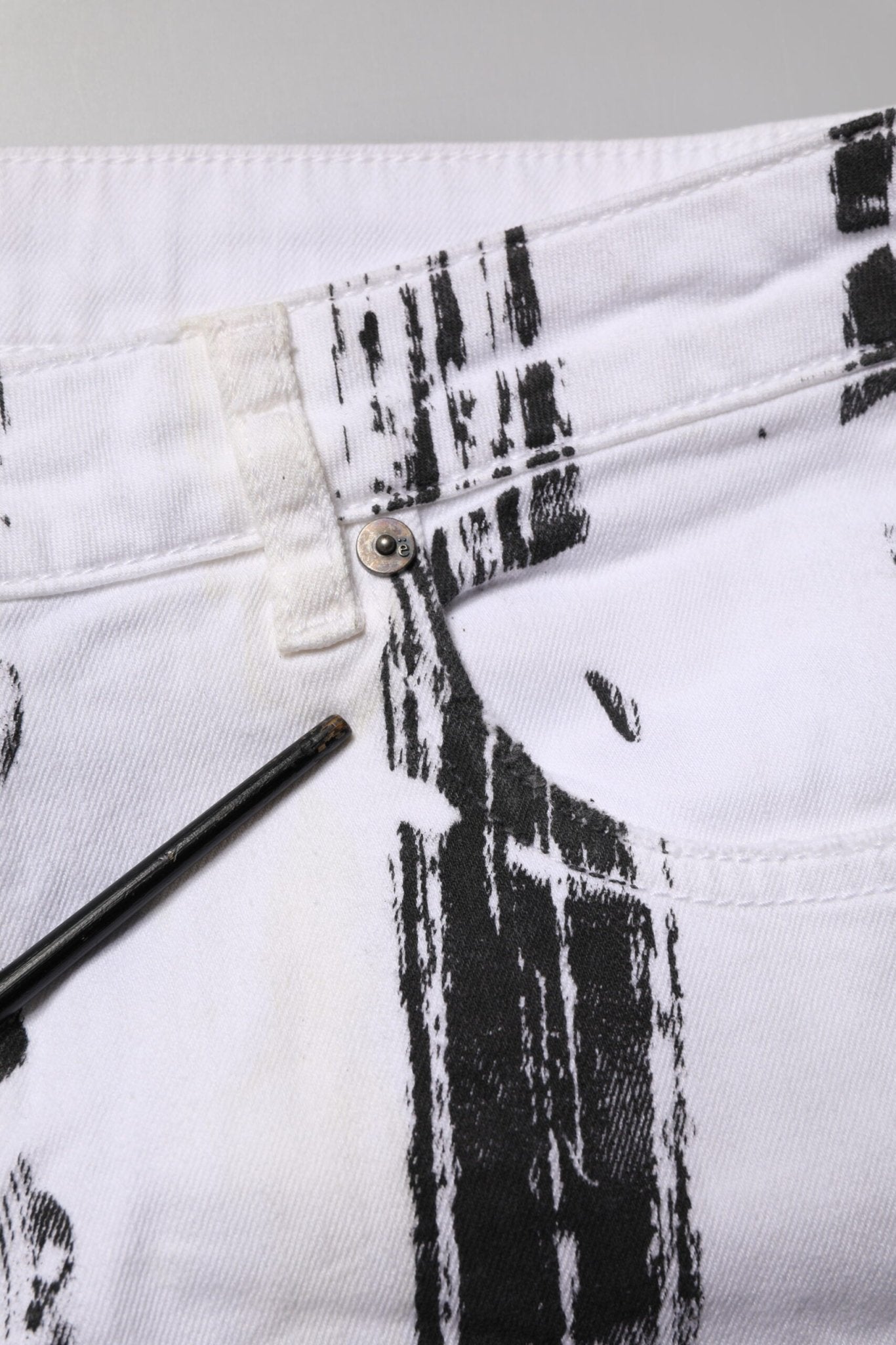 Gaelle Paris Black White Stripes Mid Waist Cropped Capri Jeans - RIMODA