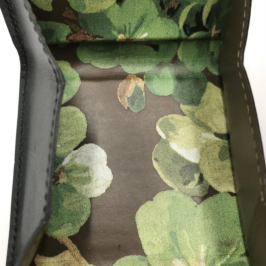 Gucci Compact Leather Wallet With Sleek Design - RIMODA