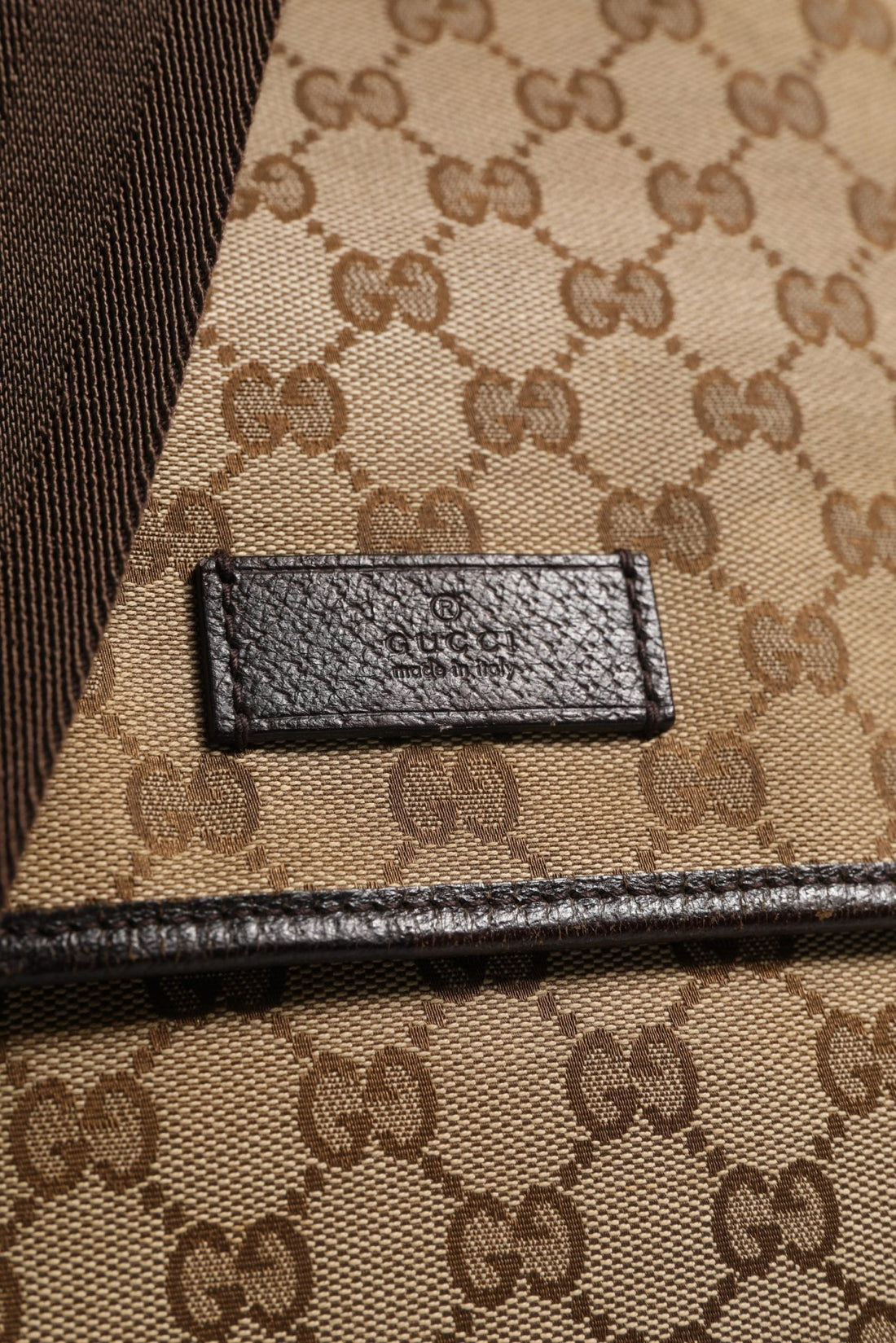 Gucci GG Canvas Flap Messenger Bag - RIMODA