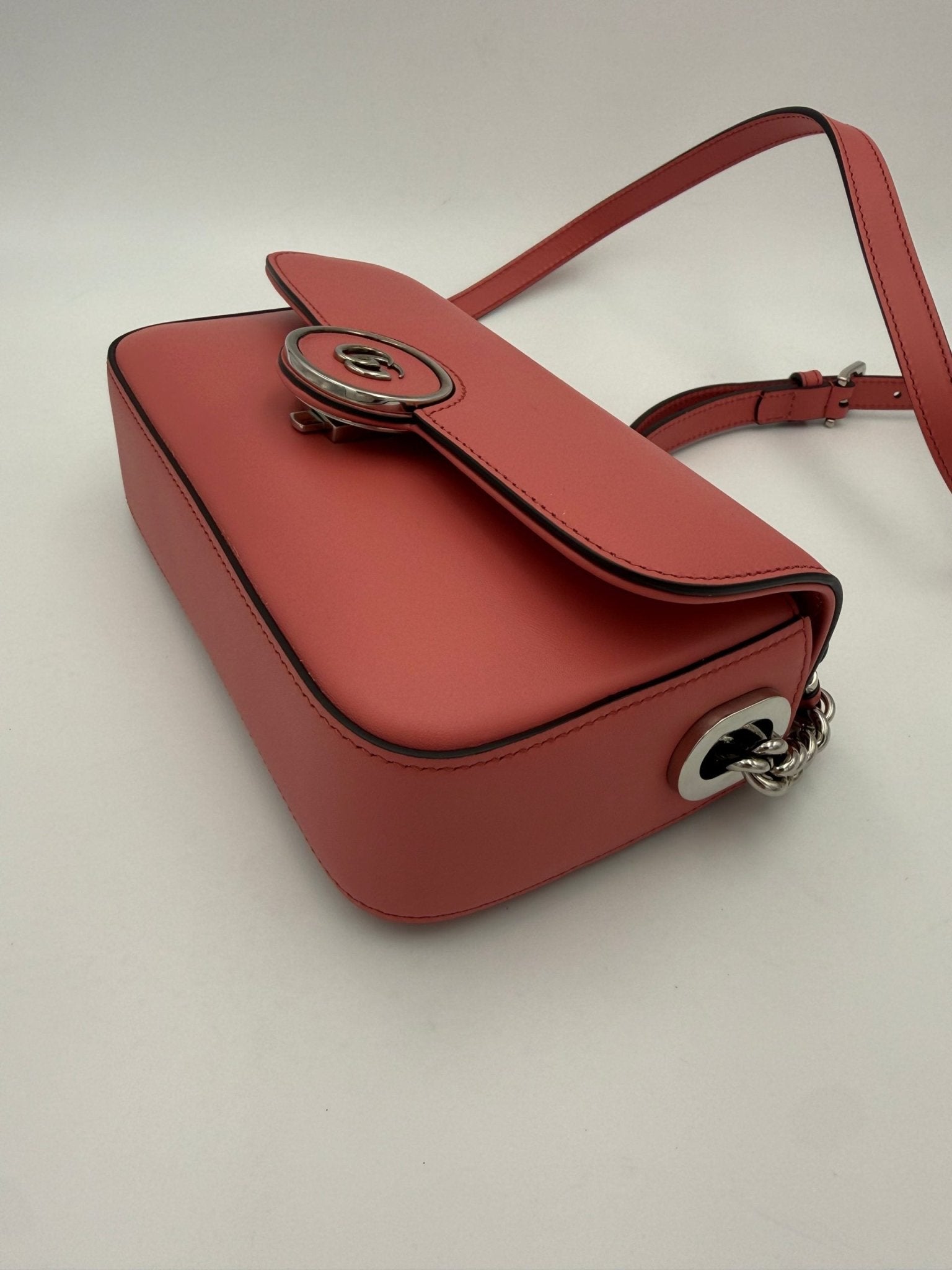 Gucci GUCCI GG Marmont in Leather Shoulder Bag - RIMODA