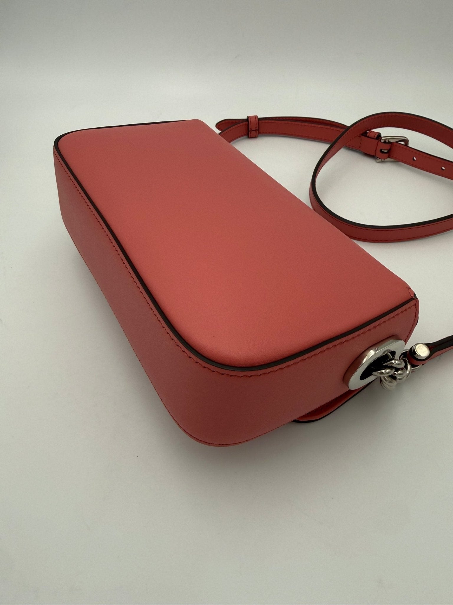 Gucci GUCCI GG Marmont in Leather Shoulder Bag - RIMODA